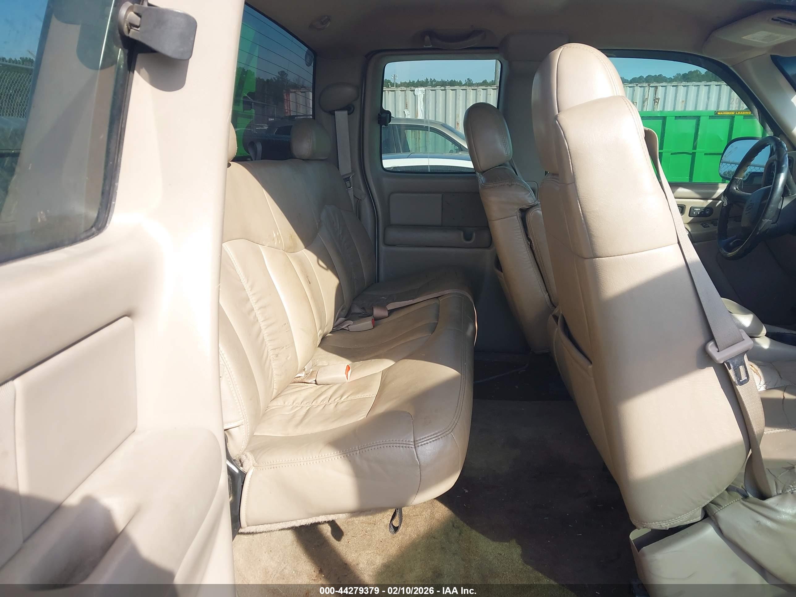 CHEVROLET SILVERADO image 8