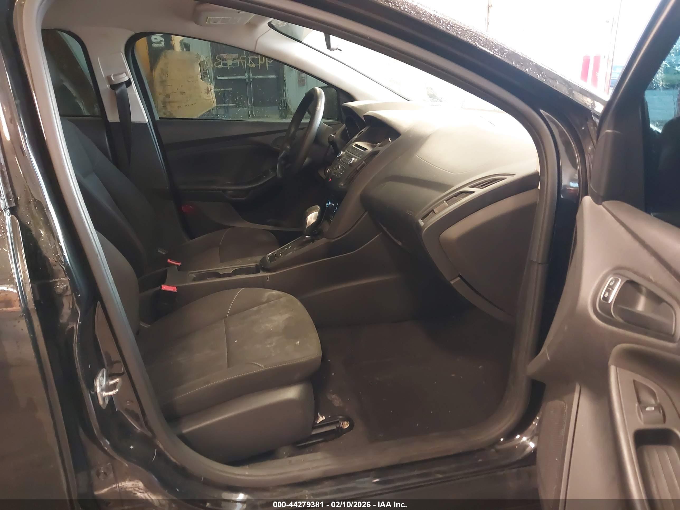 FORD FOCUS image 5