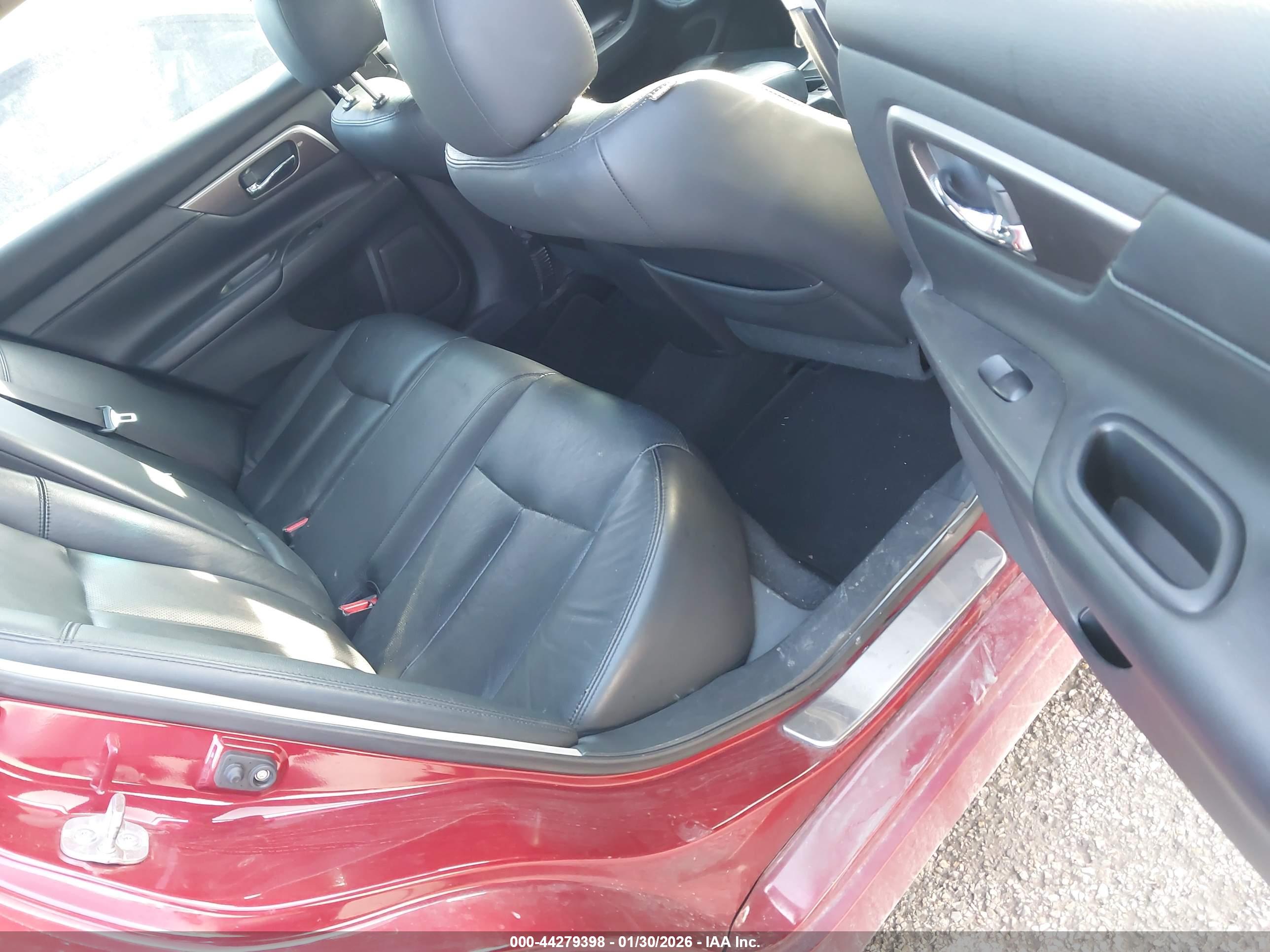 NISSAN ALTIMA image 8