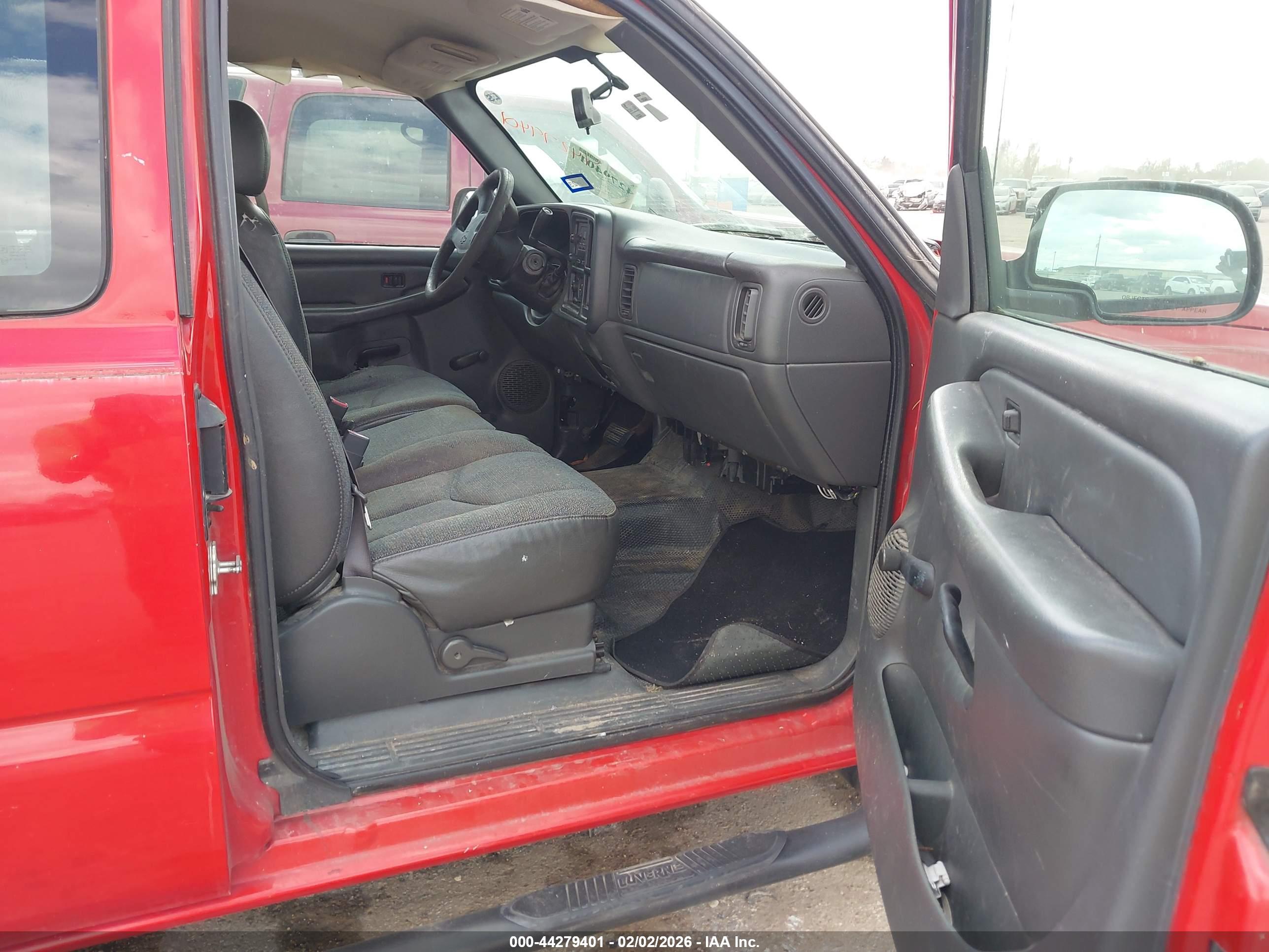 CHEVROLET SILVERADO image 5