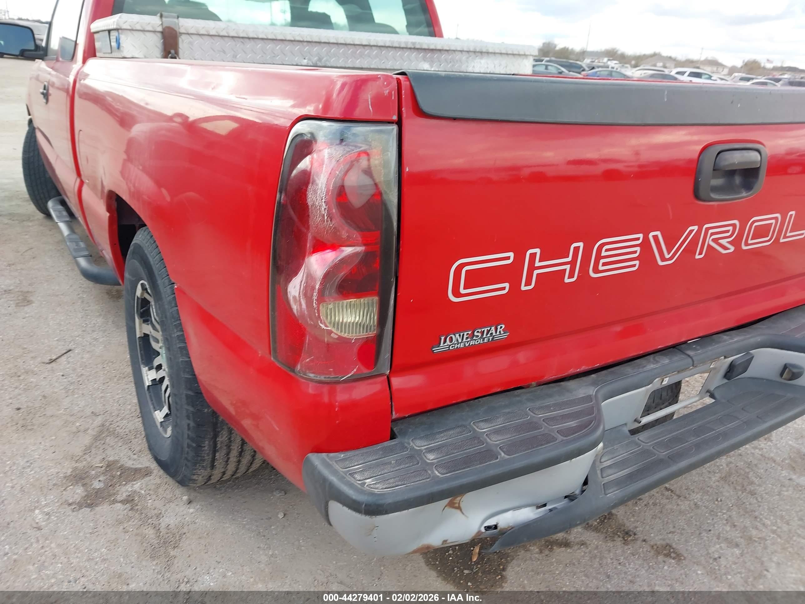 CHEVROLET SILVERADO image 6