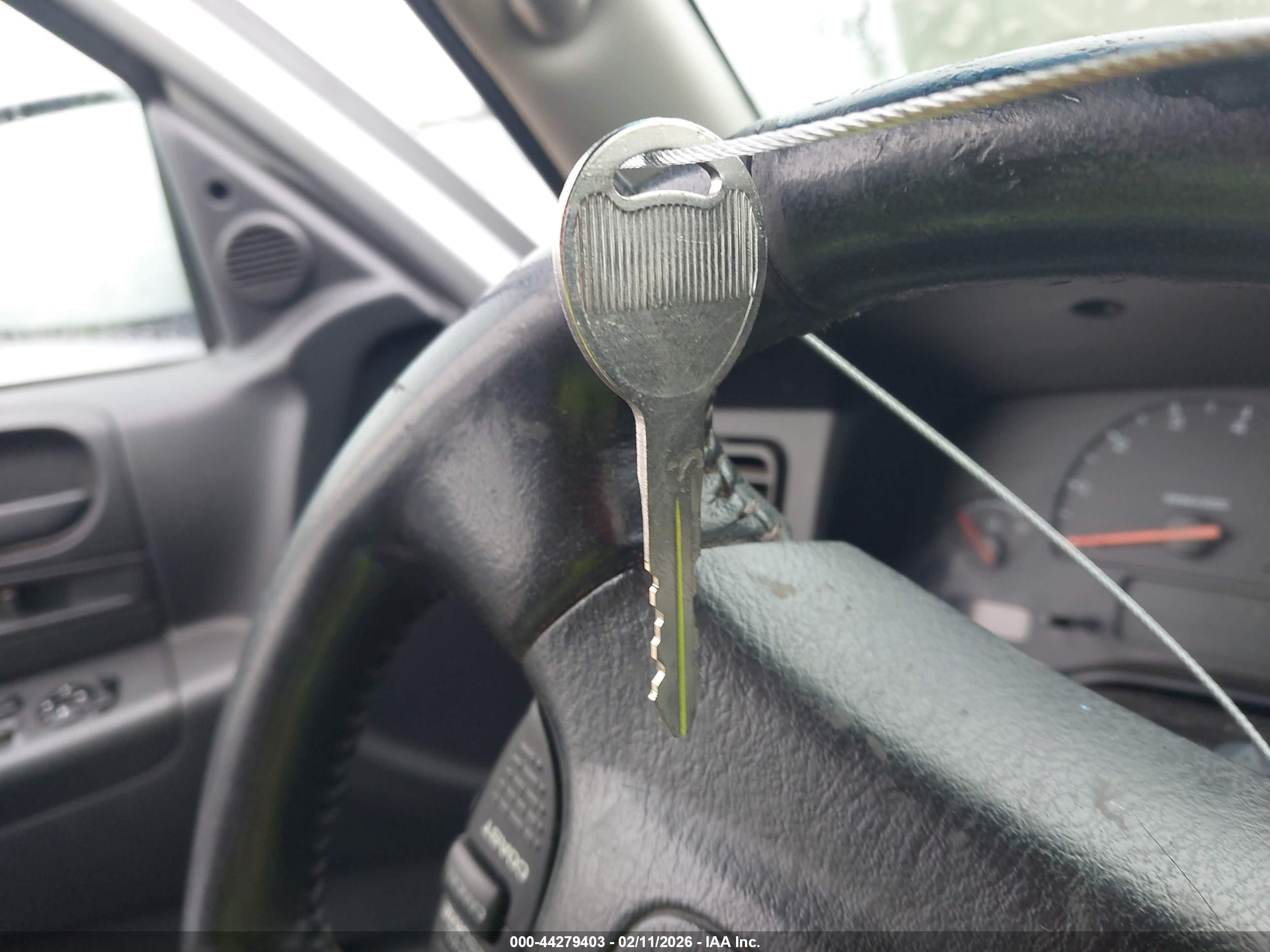DODGE DAKOTA image 11