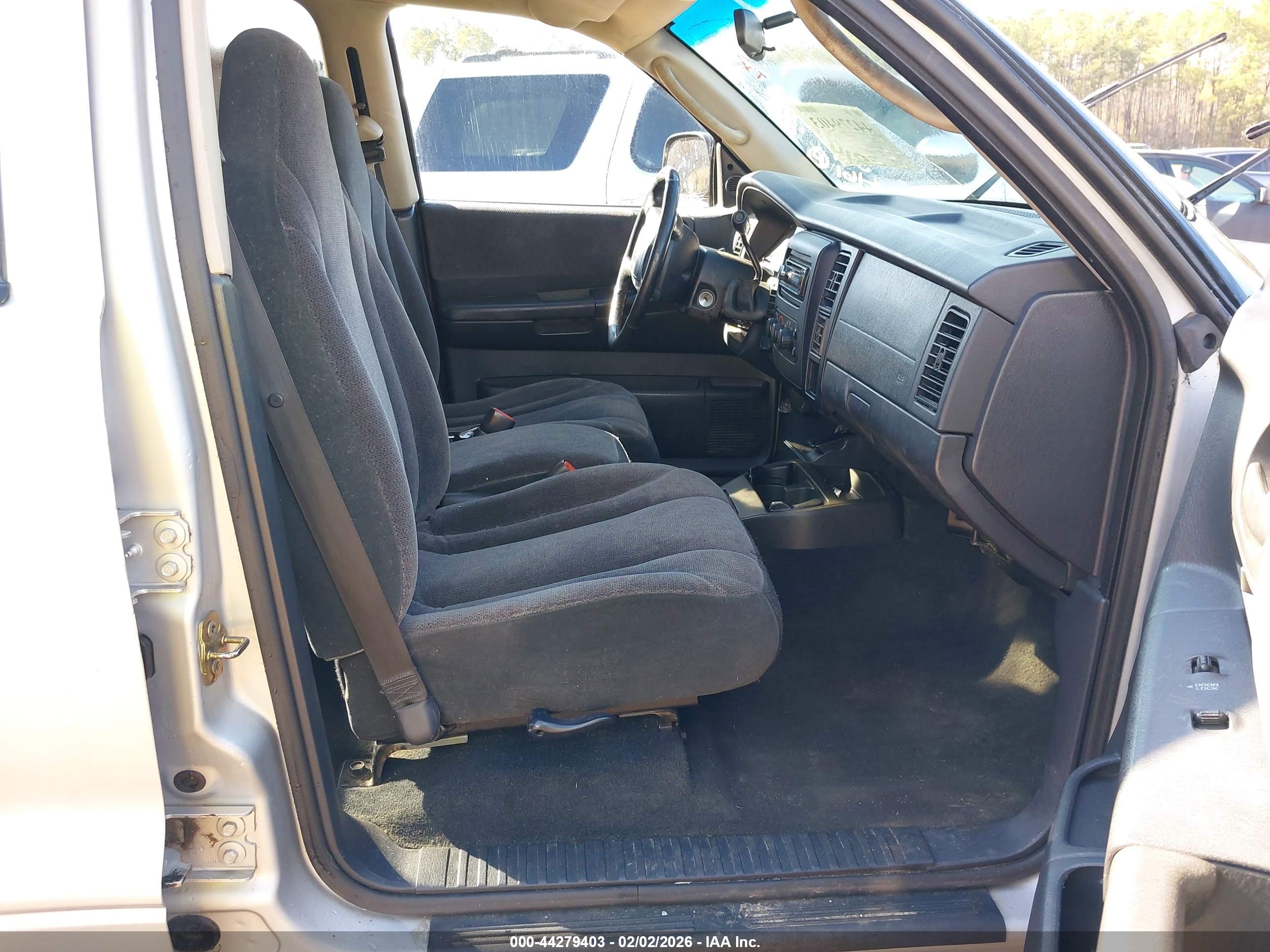 DODGE DAKOTA image 5