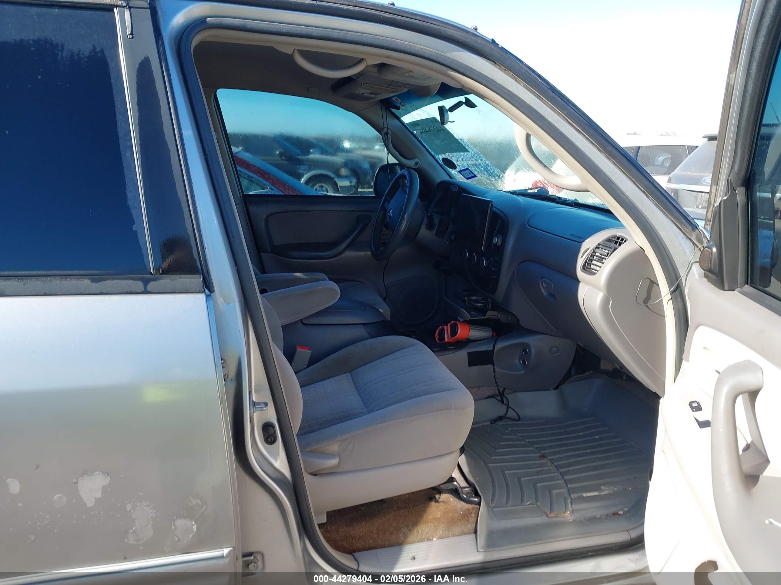 TOYOTA TUNDRA image 5