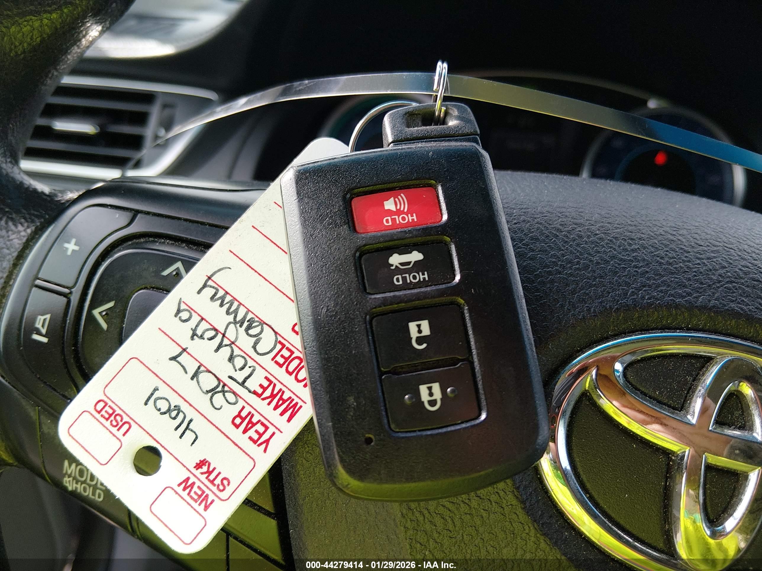 TOYOTA CAMRY image 11