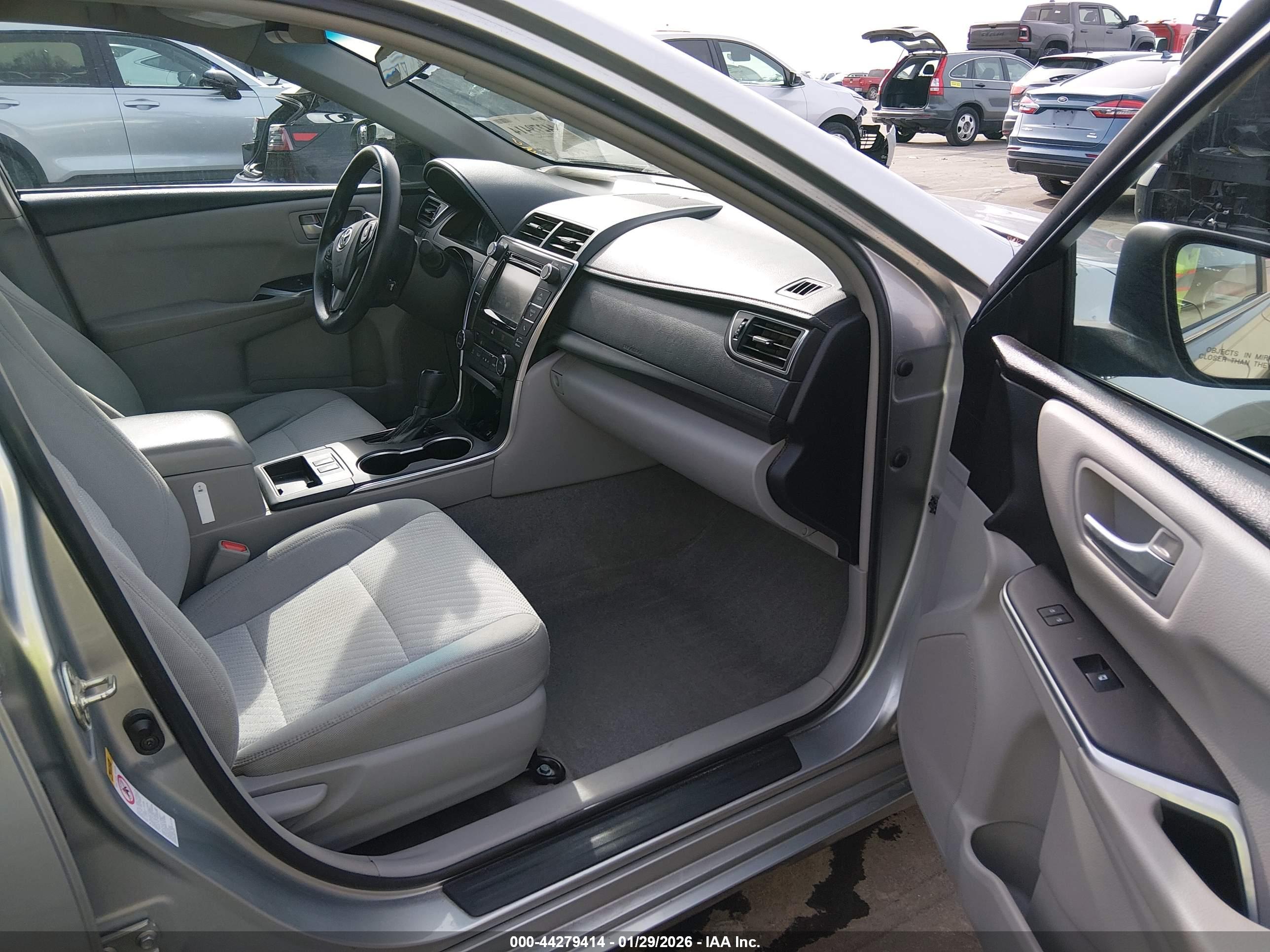 TOYOTA CAMRY image 5