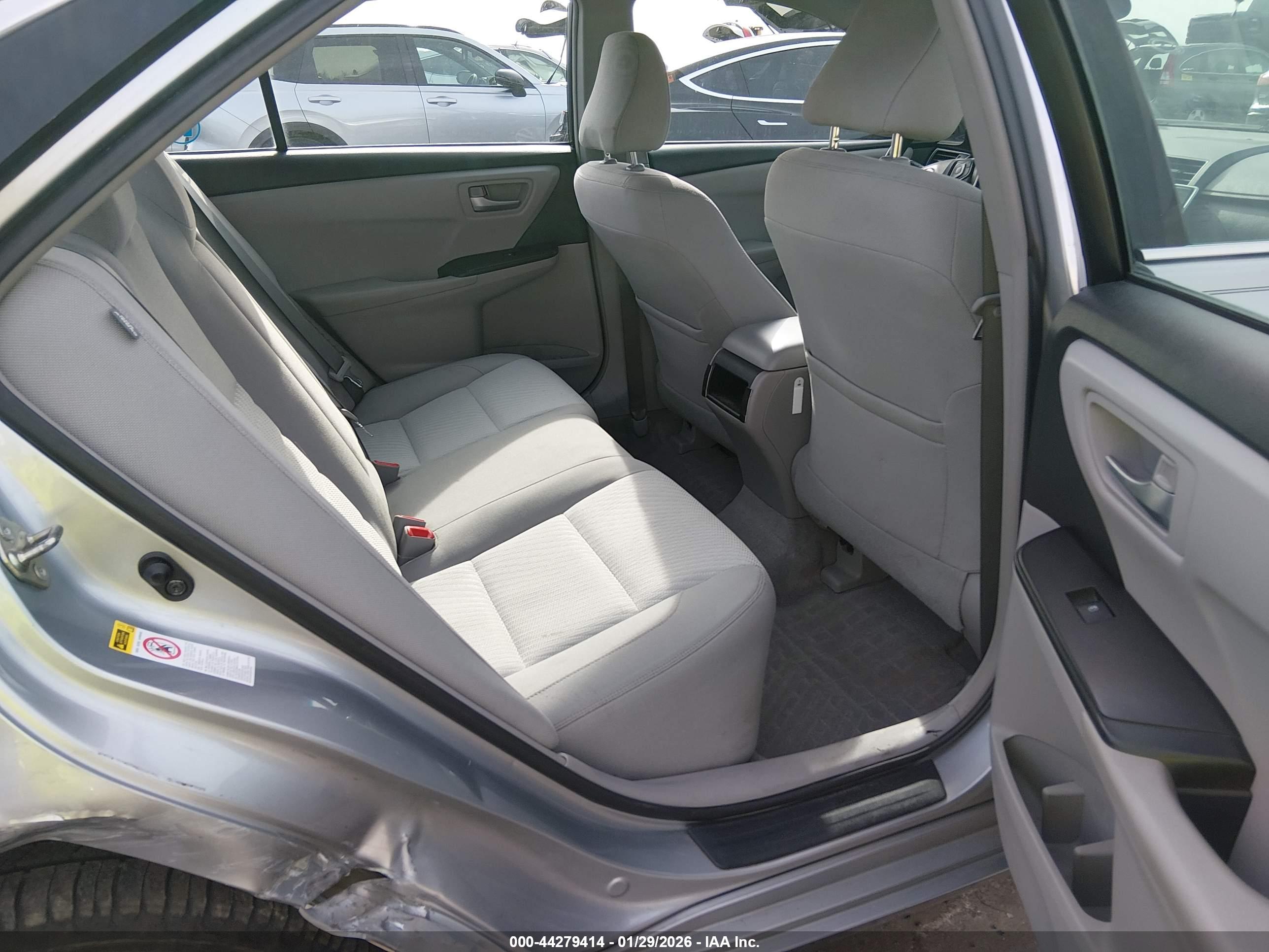 TOYOTA CAMRY image 8