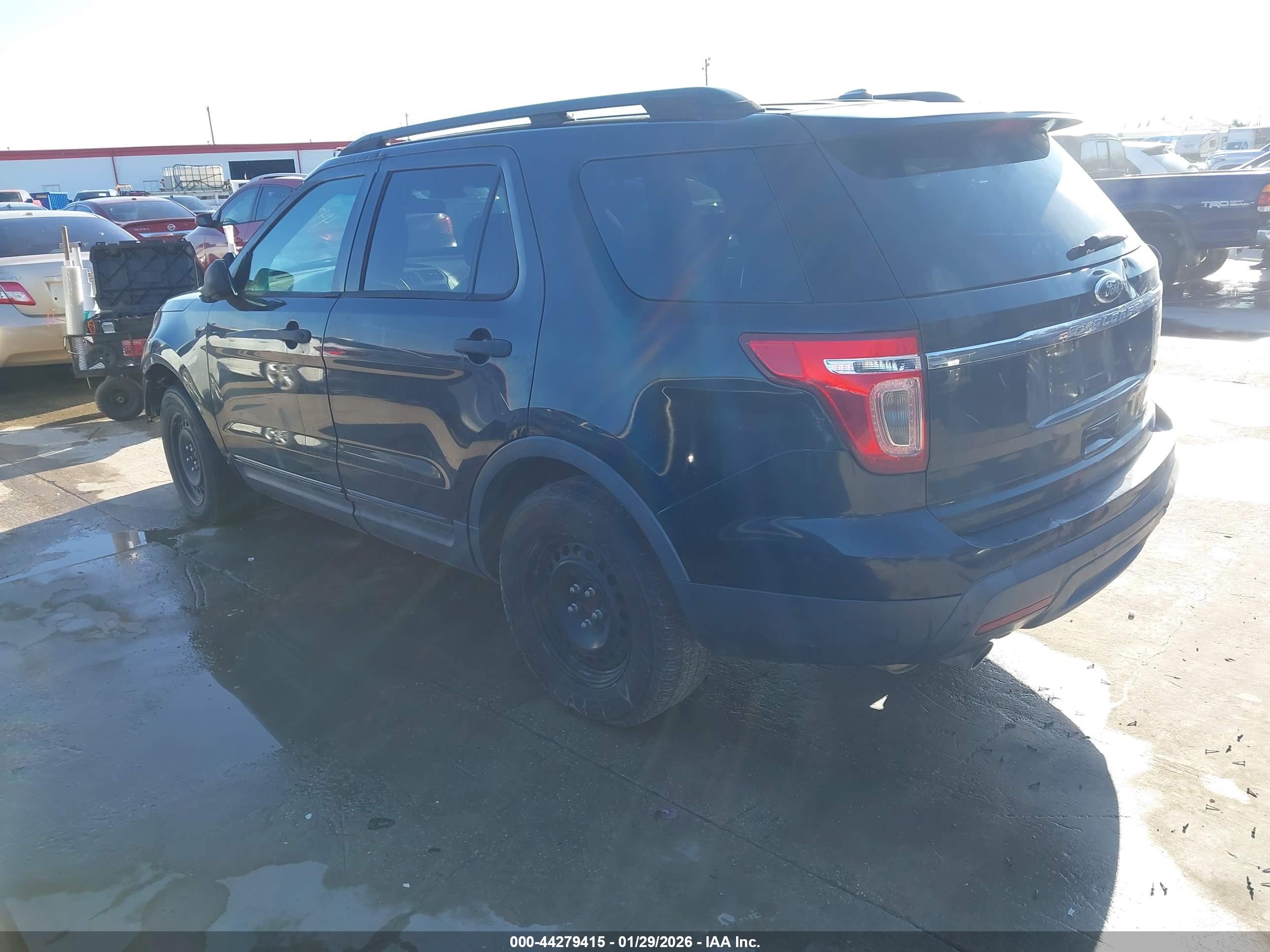 FORD EXPLORER image 3