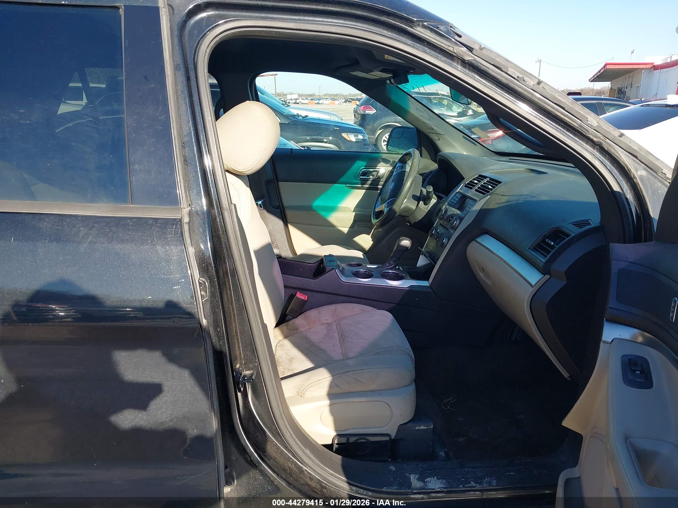 FORD EXPLORER image 5