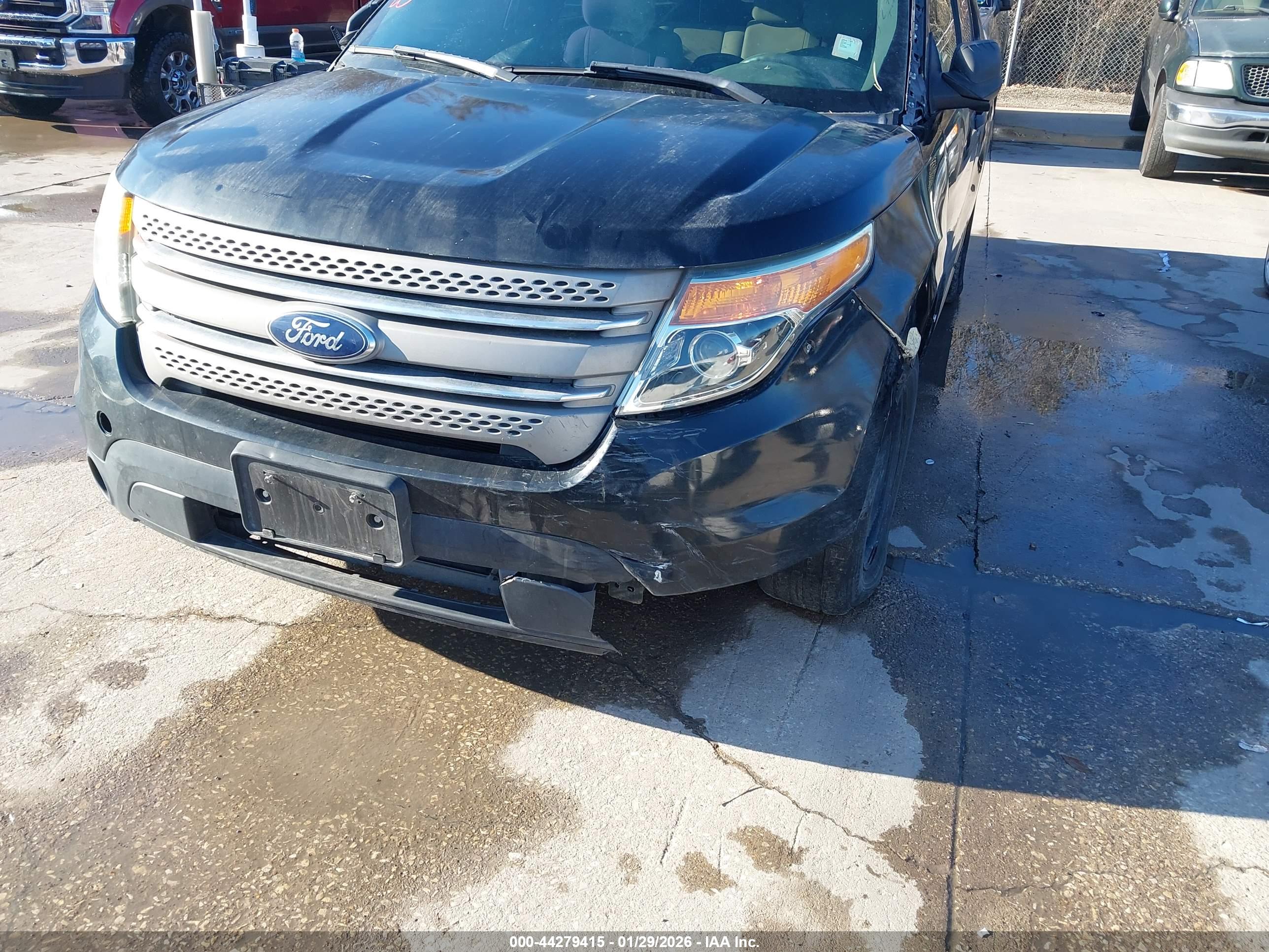 FORD EXPLORER image 6