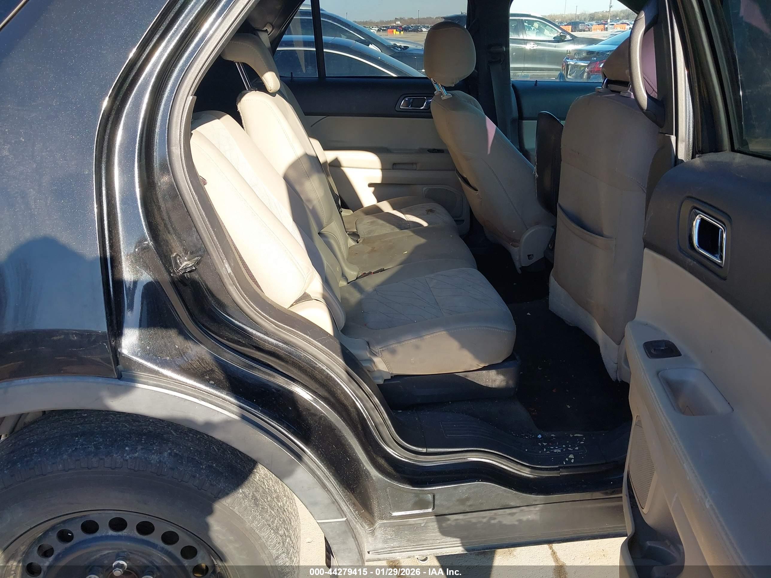 FORD EXPLORER image 8
