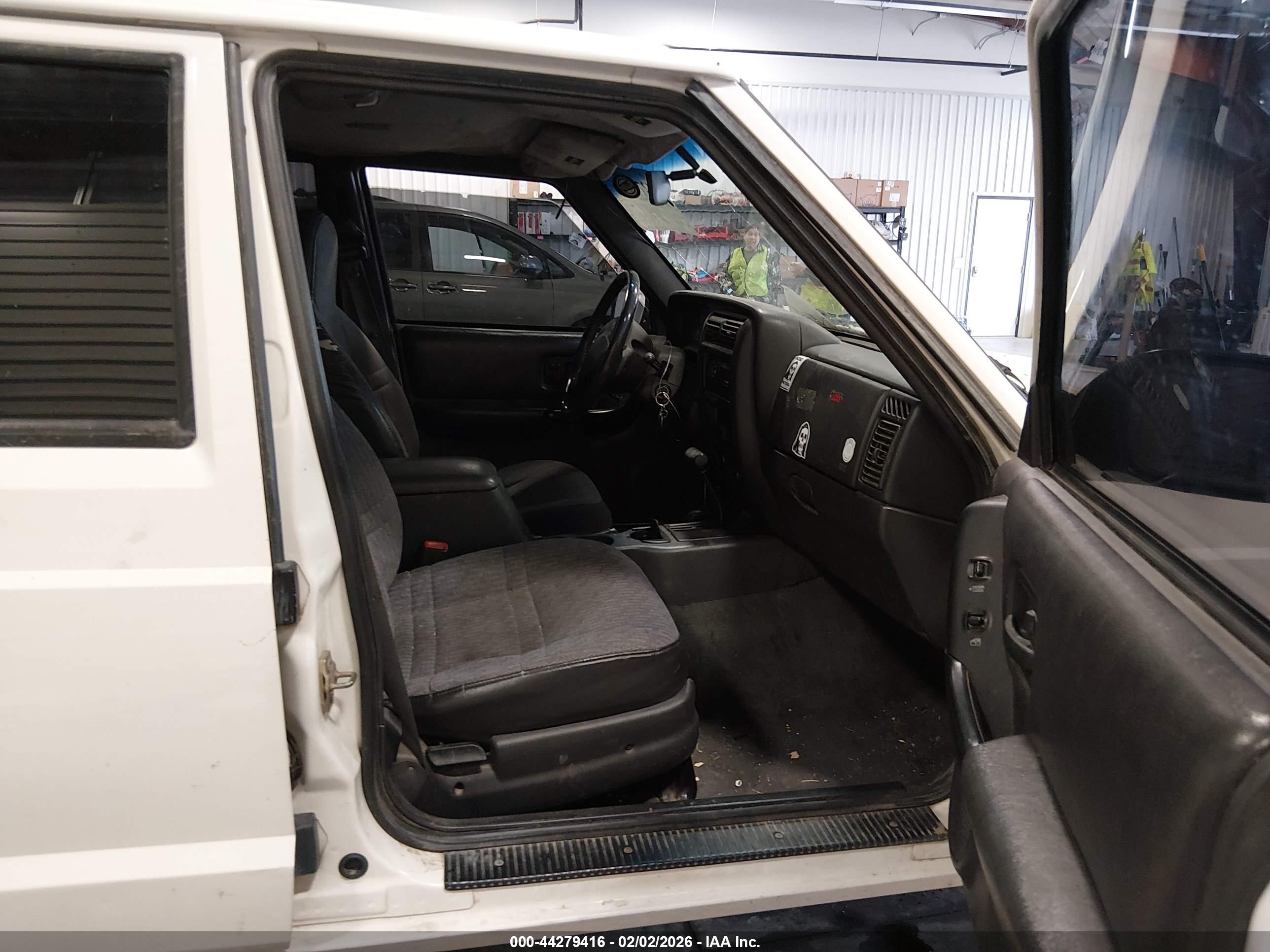 JEEP CHEROKEE image 5