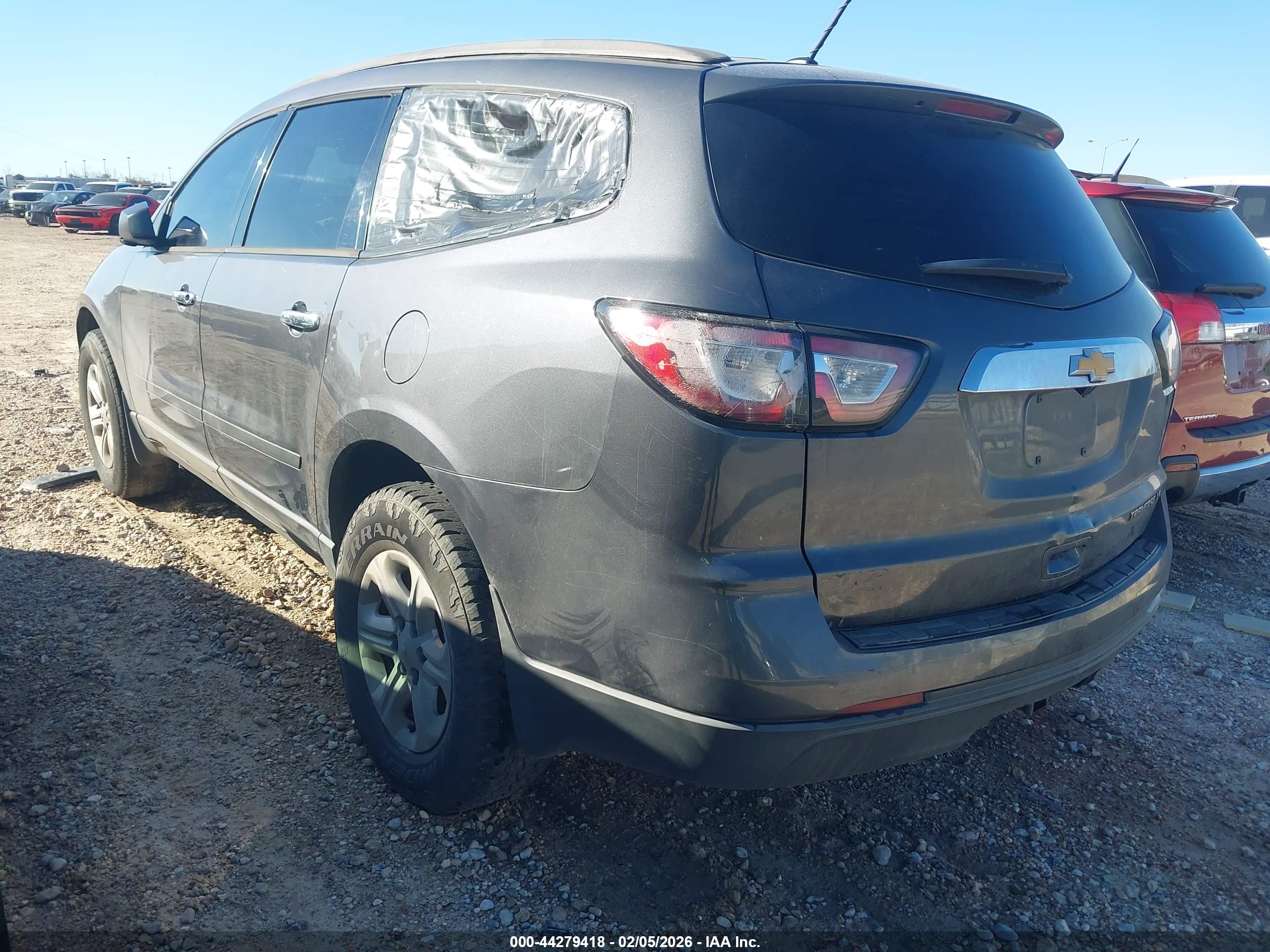 CHEVROLET TRAVERSE image 3