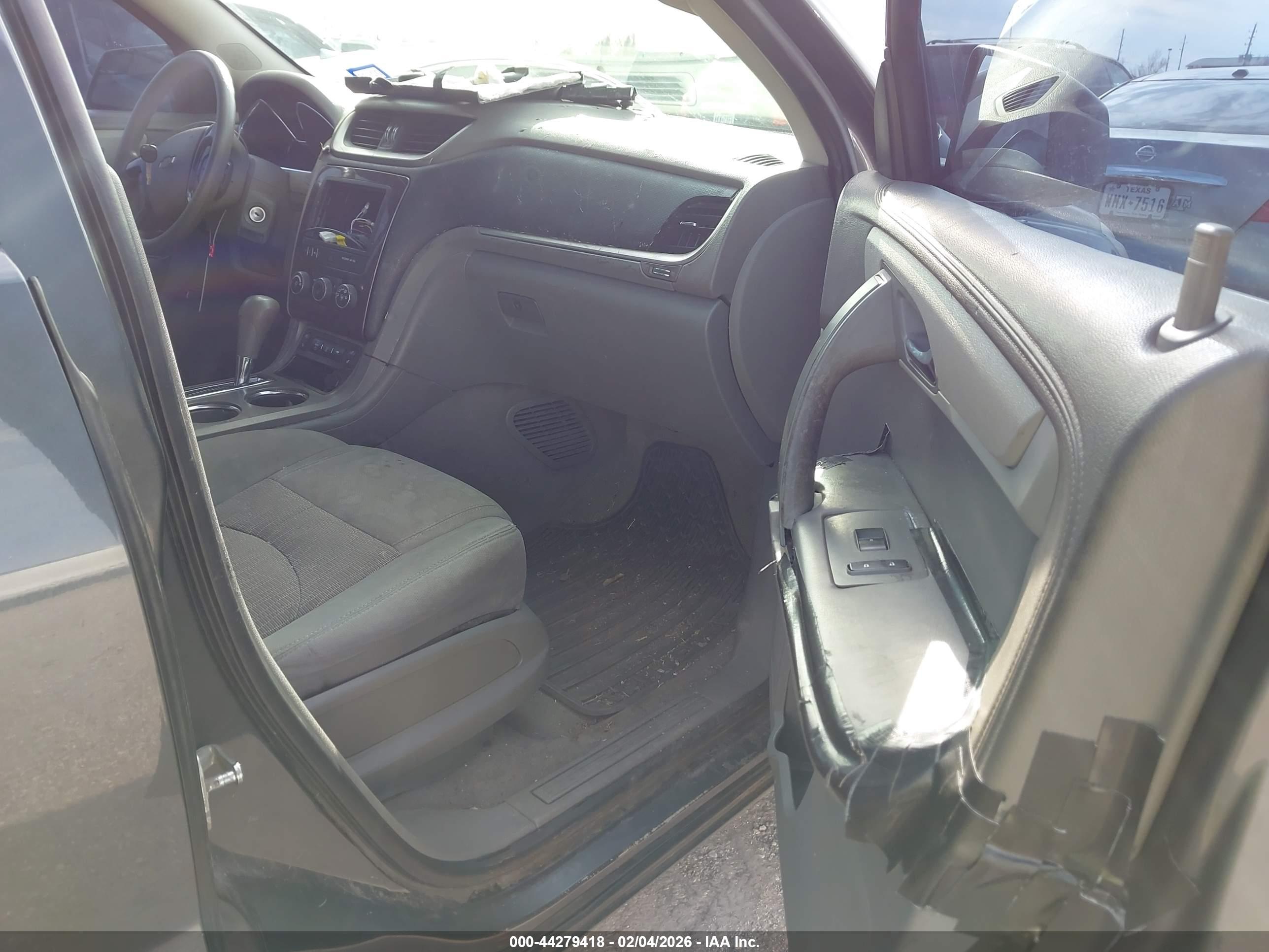 CHEVROLET TRAVERSE image 5
