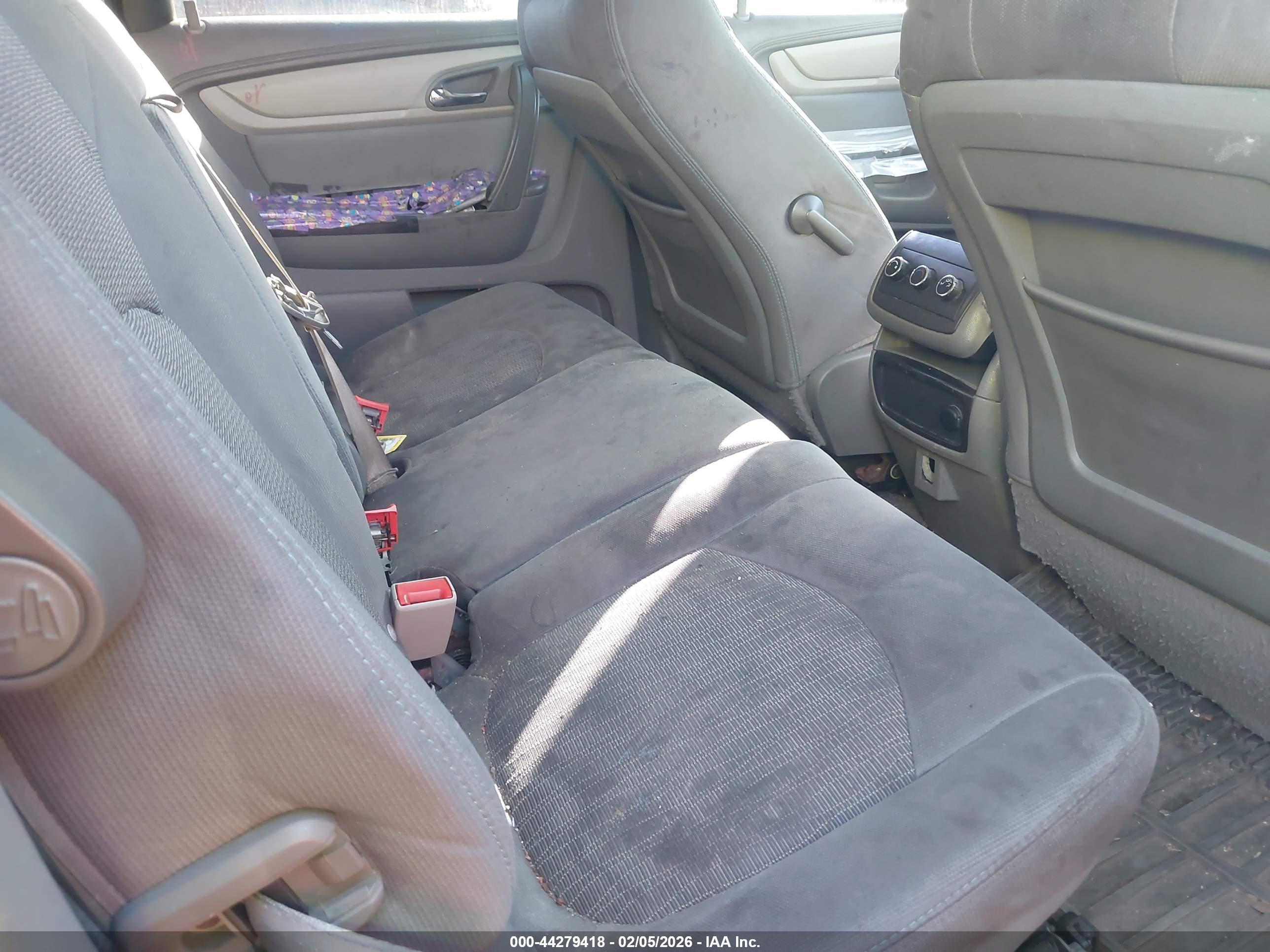 CHEVROLET TRAVERSE image 8