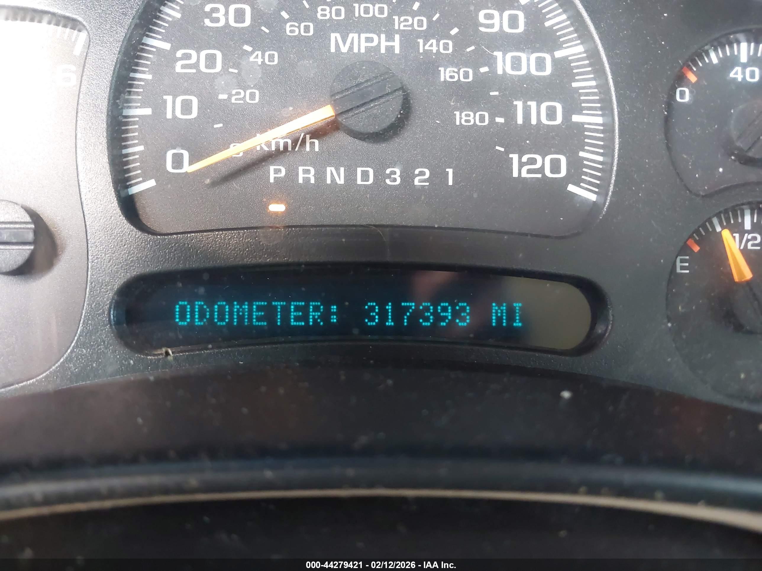 CHEVROLET SUBURBAN image 7