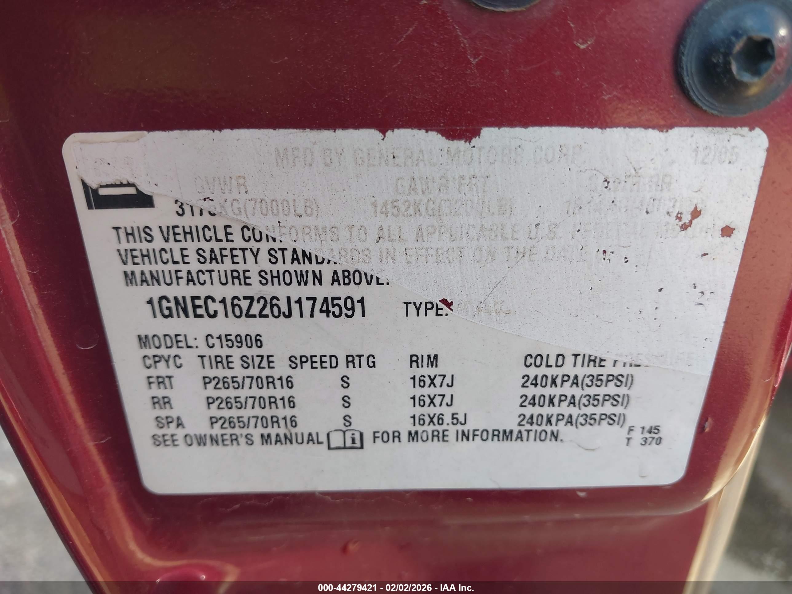 CHEVROLET SUBURBAN image 9