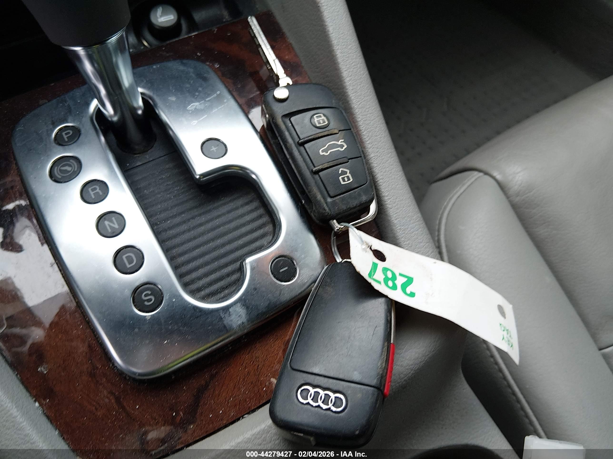 AUDI A4 image 11