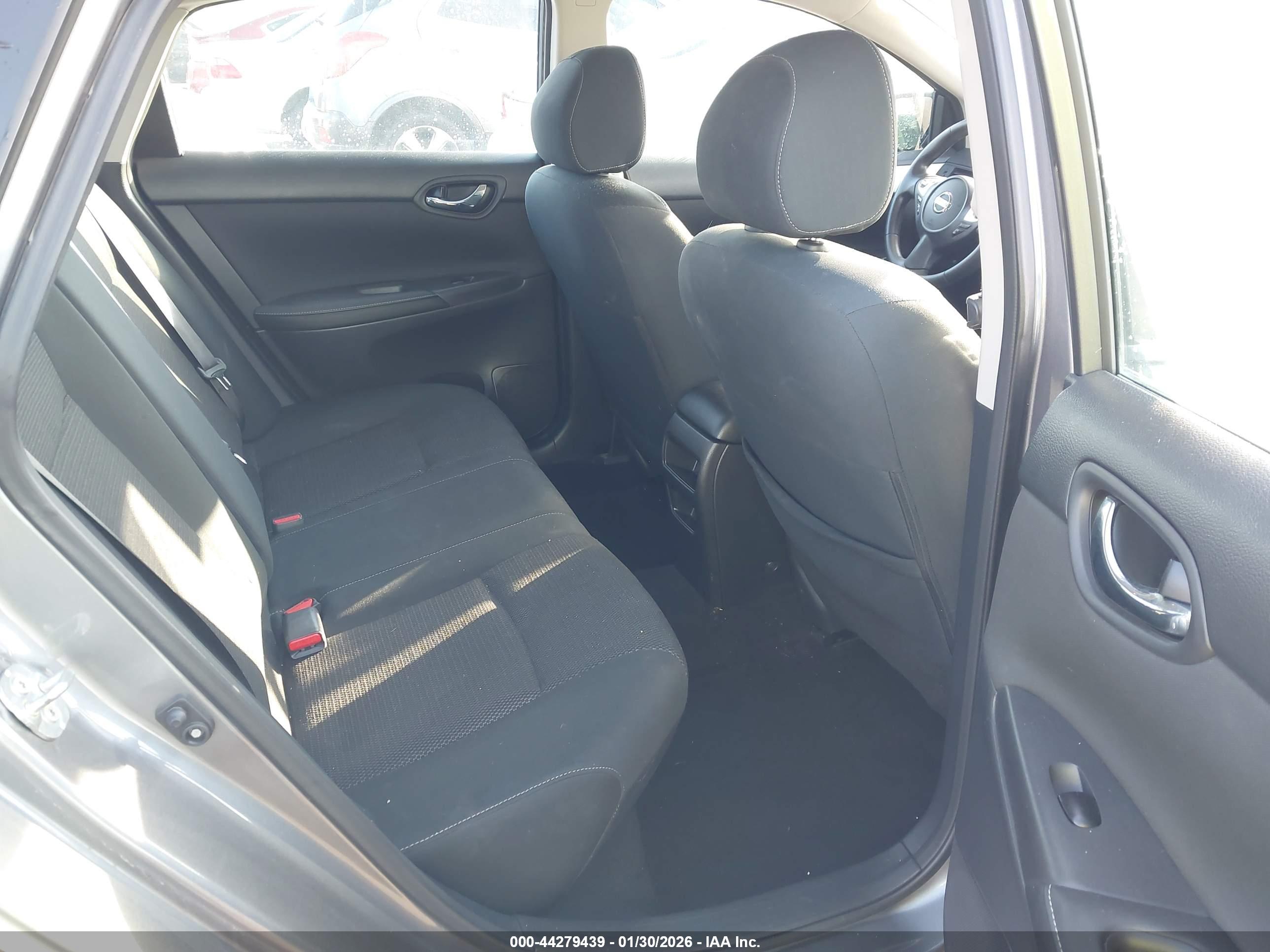 NISSAN SENTRA image 8