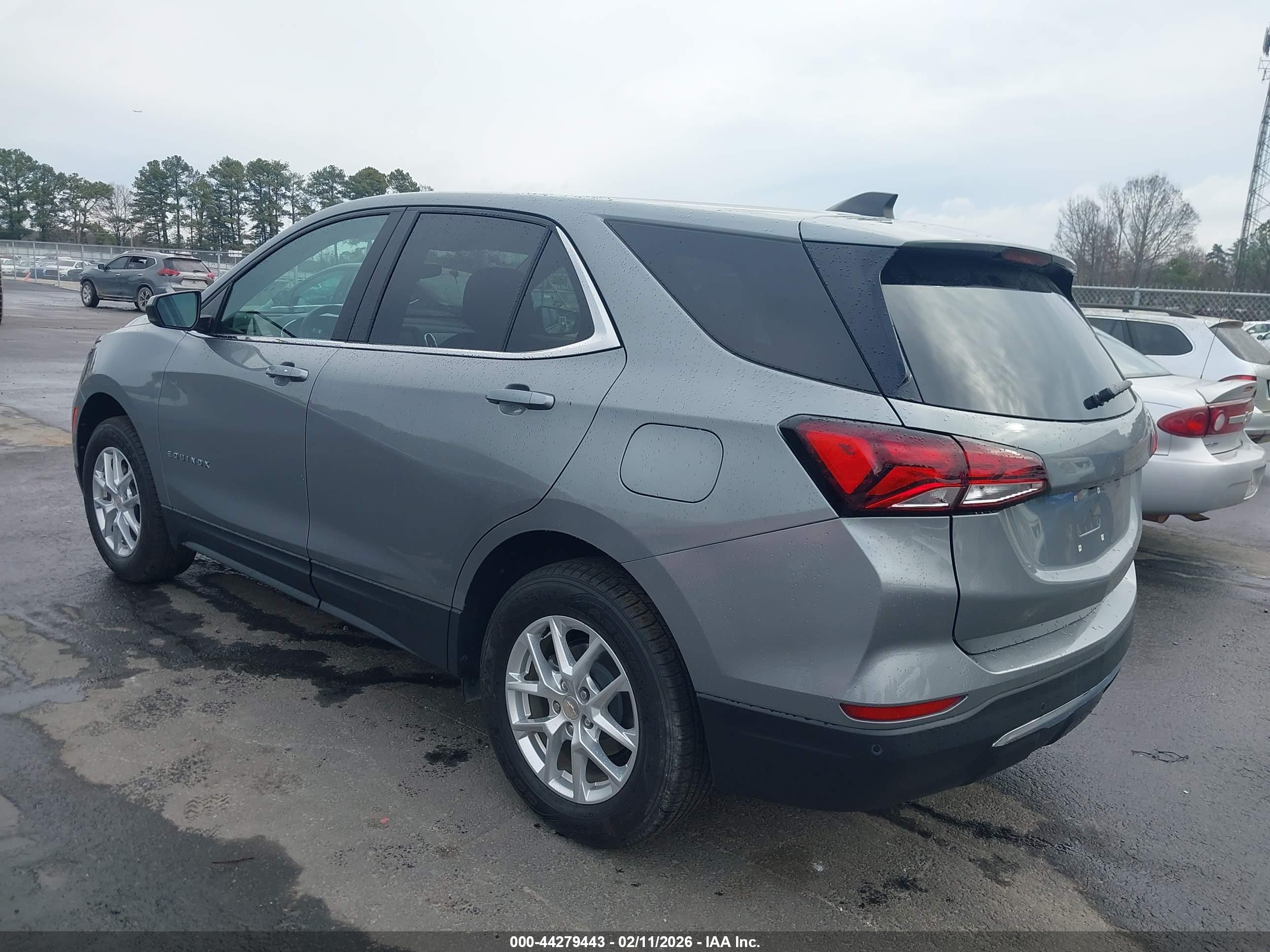 CHEVROLET EQUINOX image 3