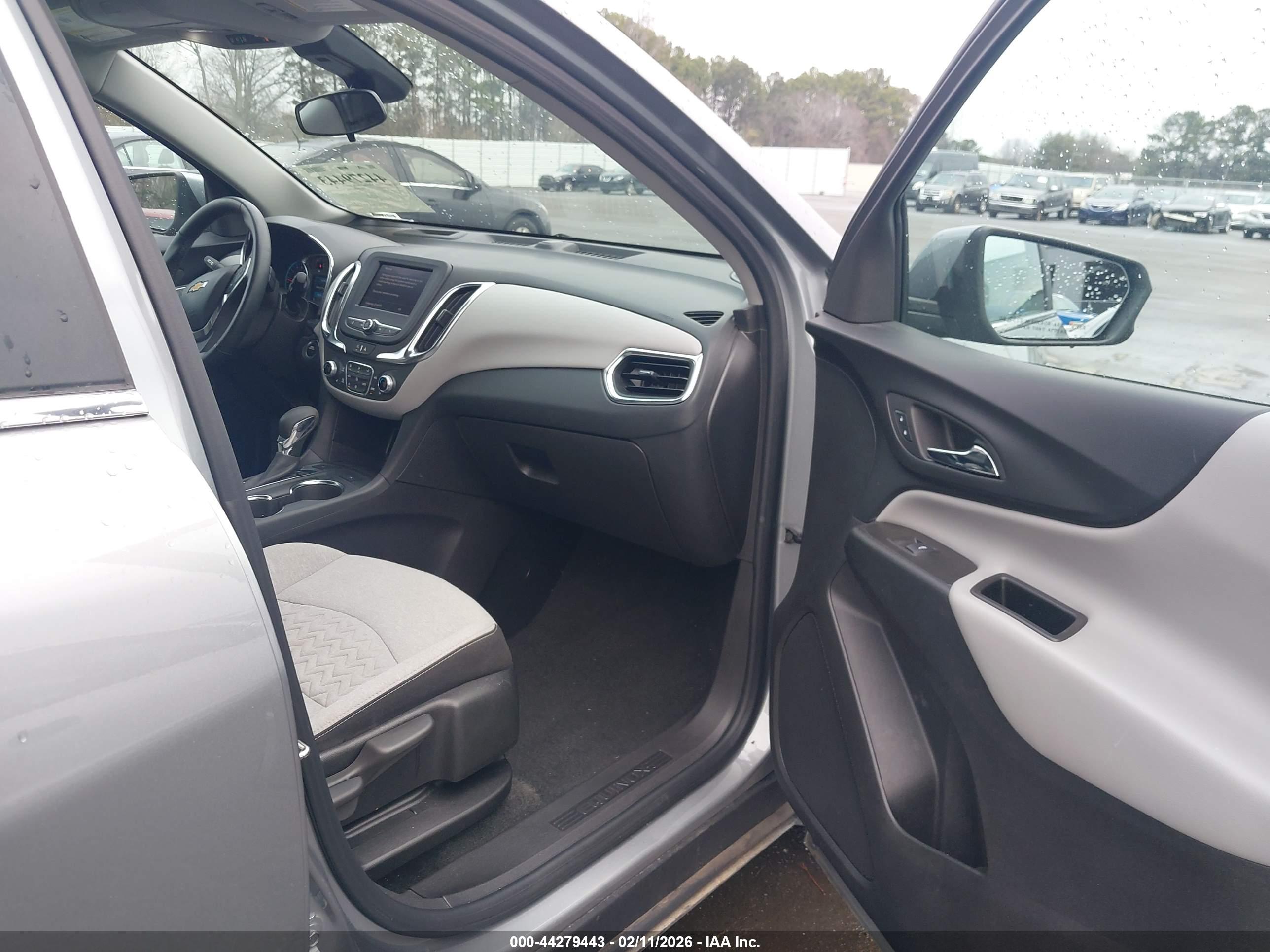 CHEVROLET EQUINOX image 5