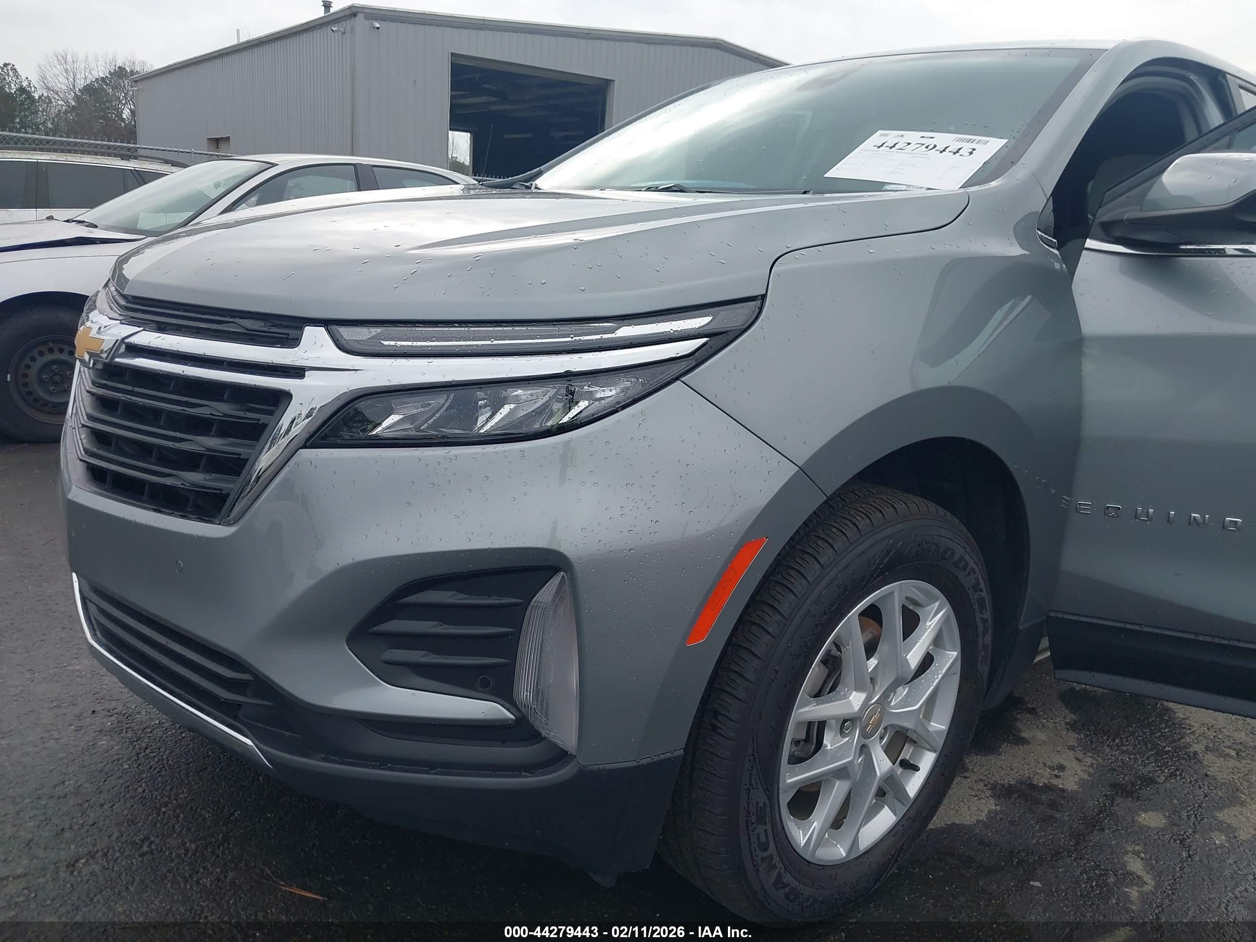 CHEVROLET EQUINOX image 6