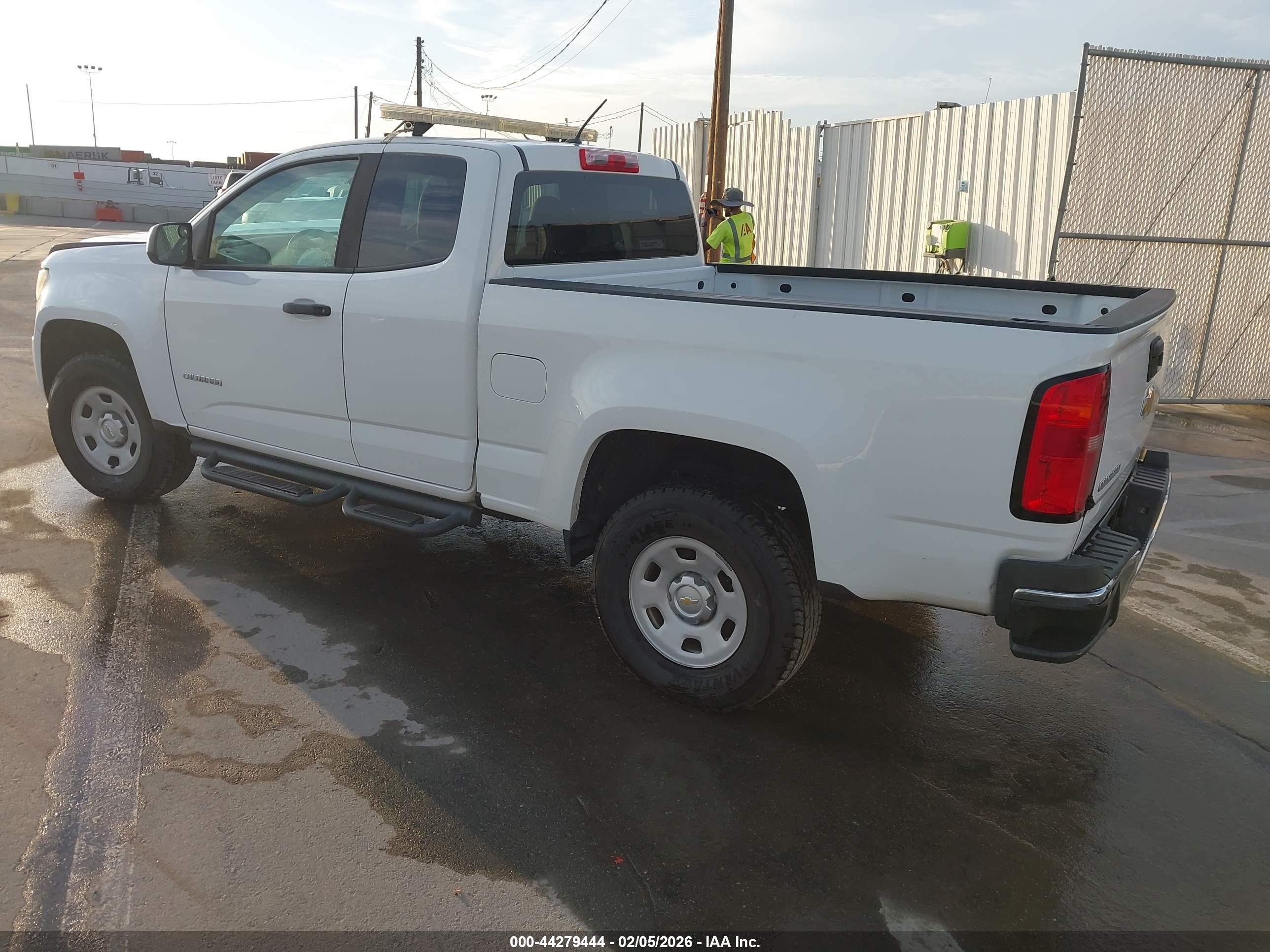 CHEVROLET COLORADO image 3