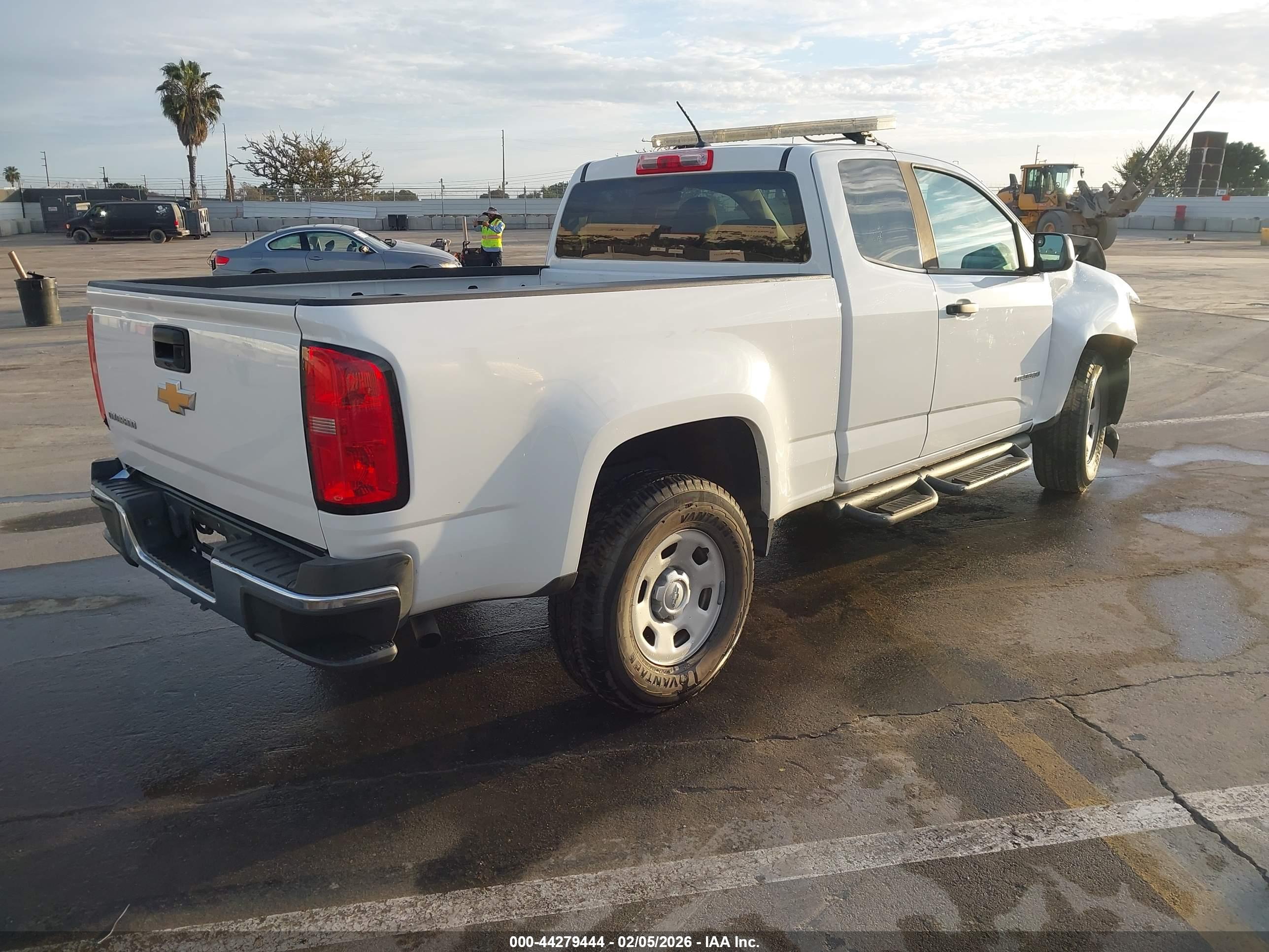 CHEVROLET COLORADO image 4
