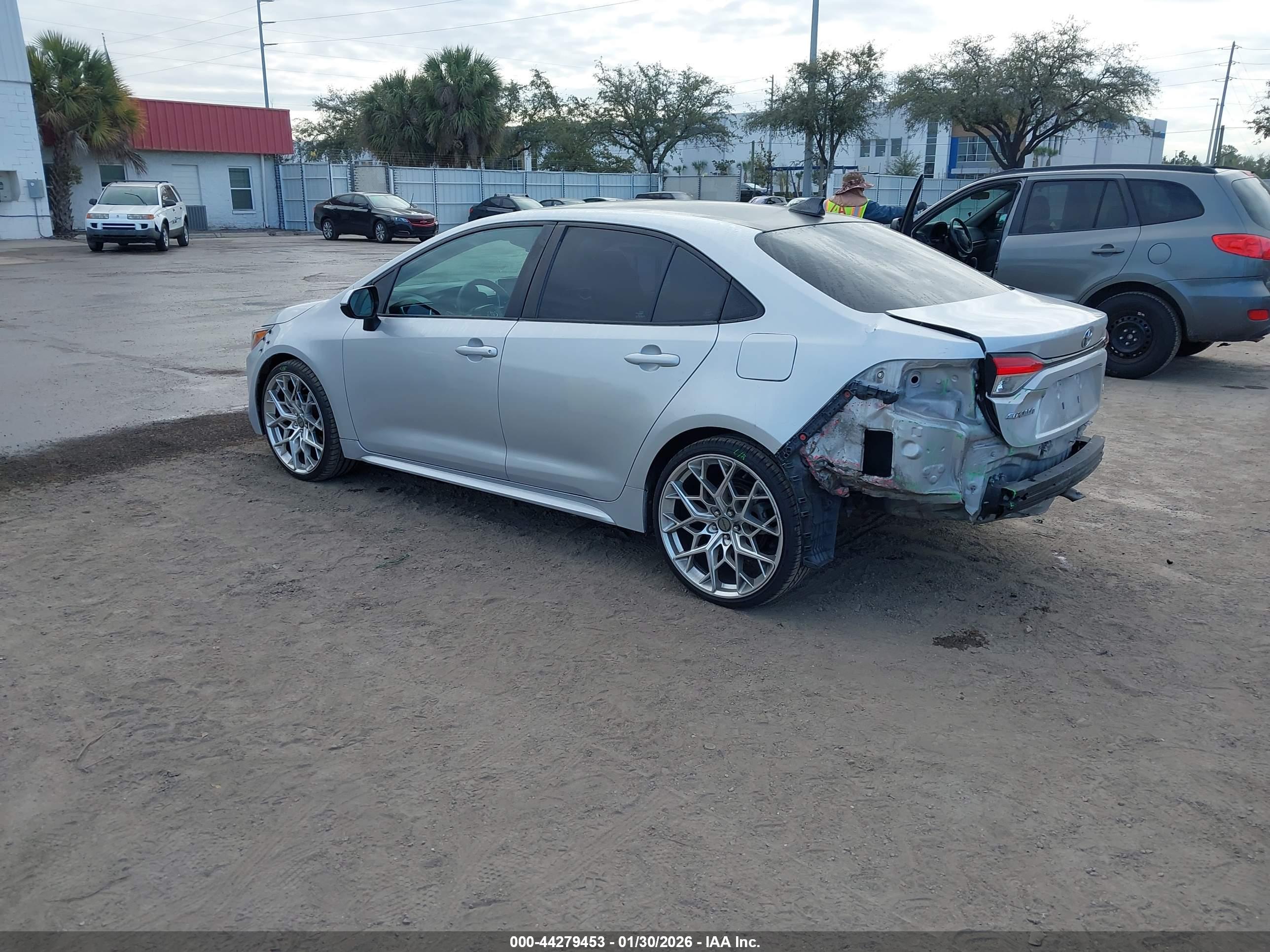 TOYOTA COROLLA image 3