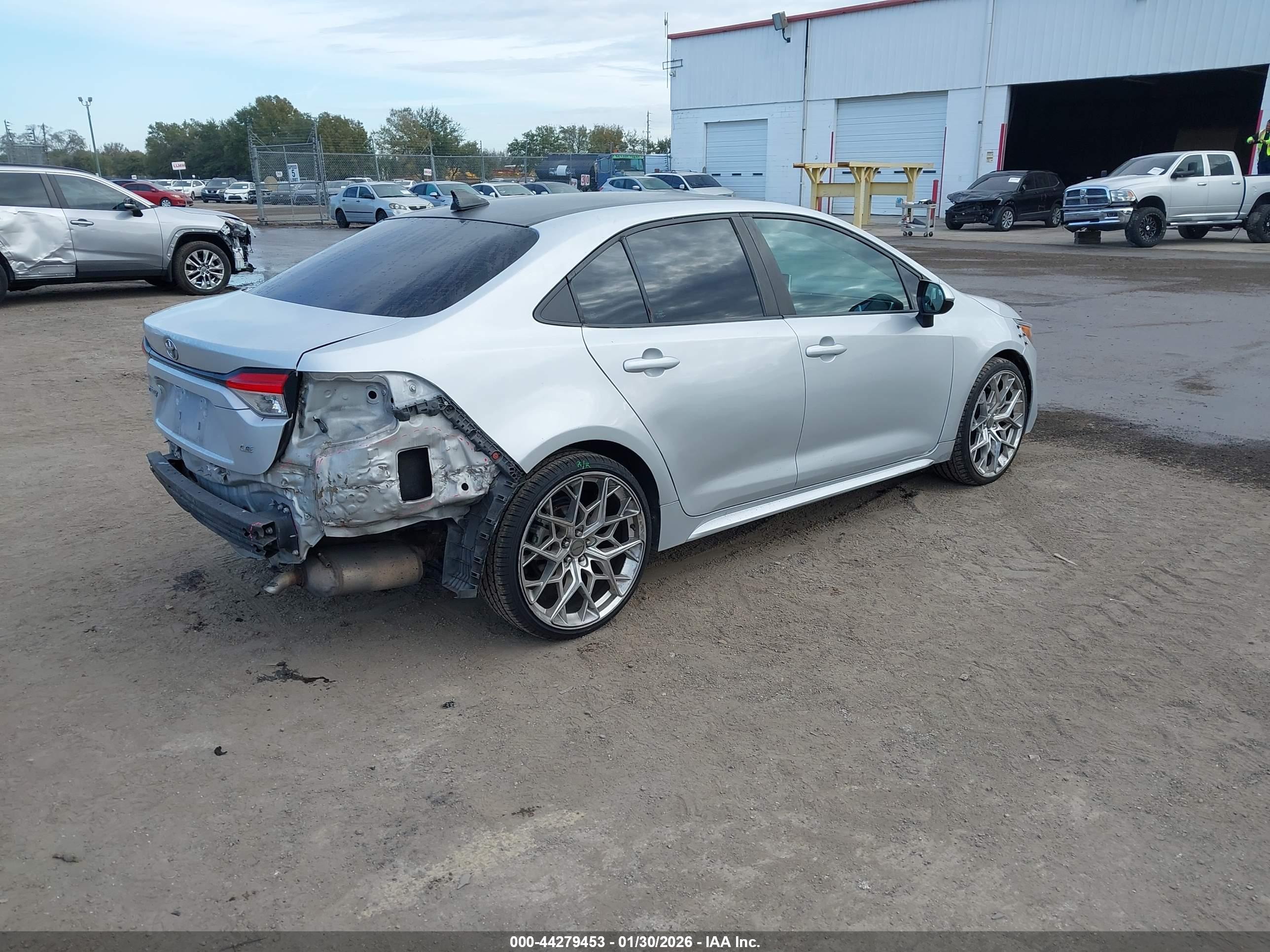 TOYOTA COROLLA image 4