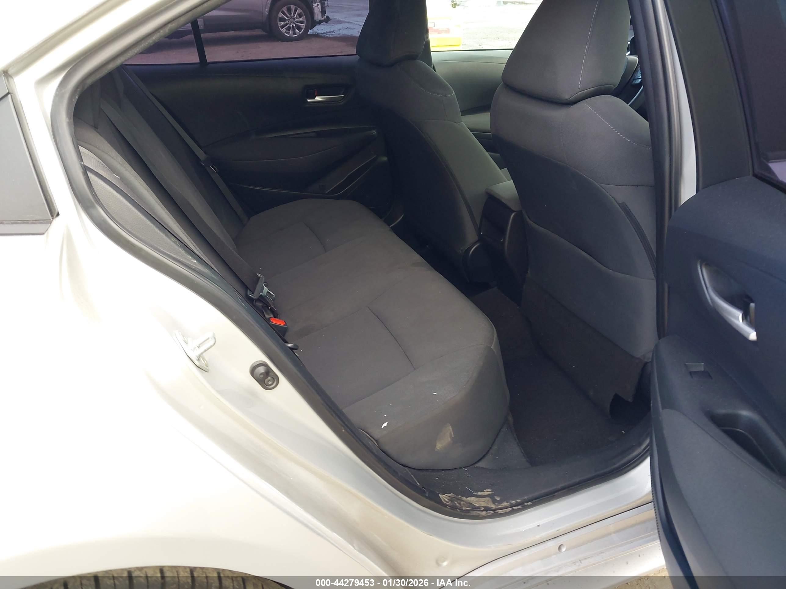 TOYOTA COROLLA image 8