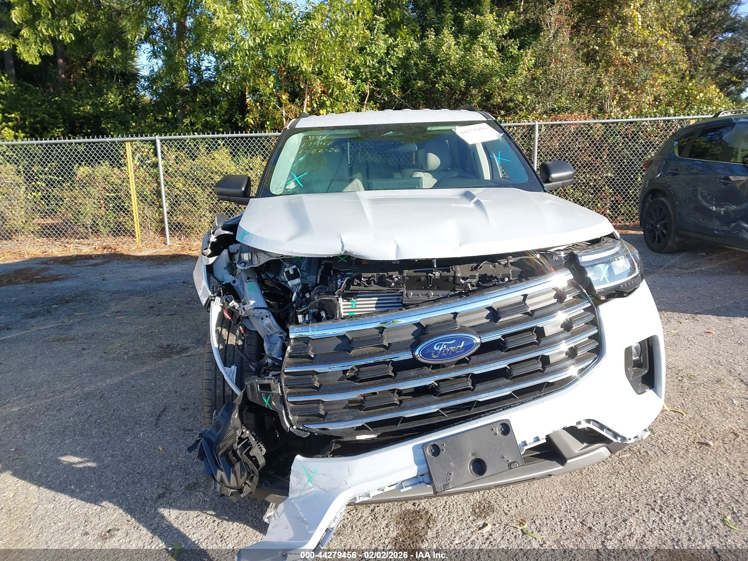 FORD EXPLORER image 6