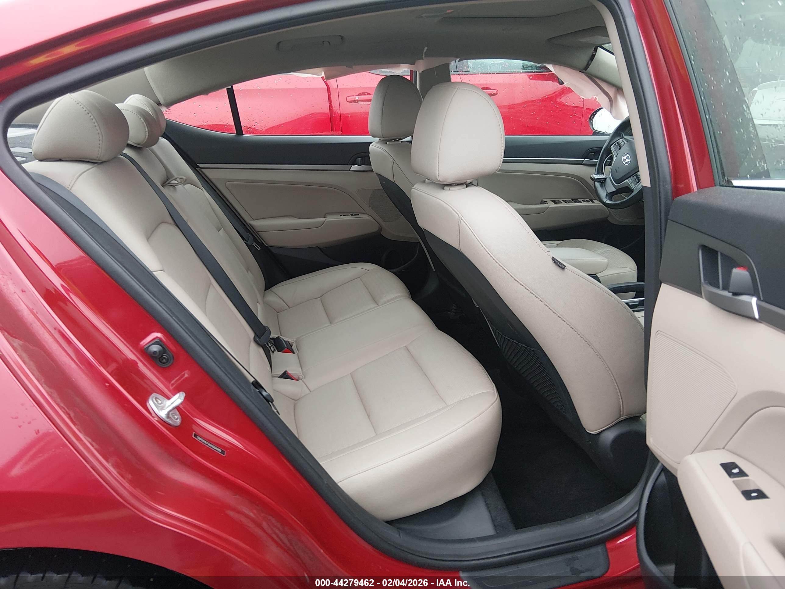 HYUNDAI ELANTRA image 8