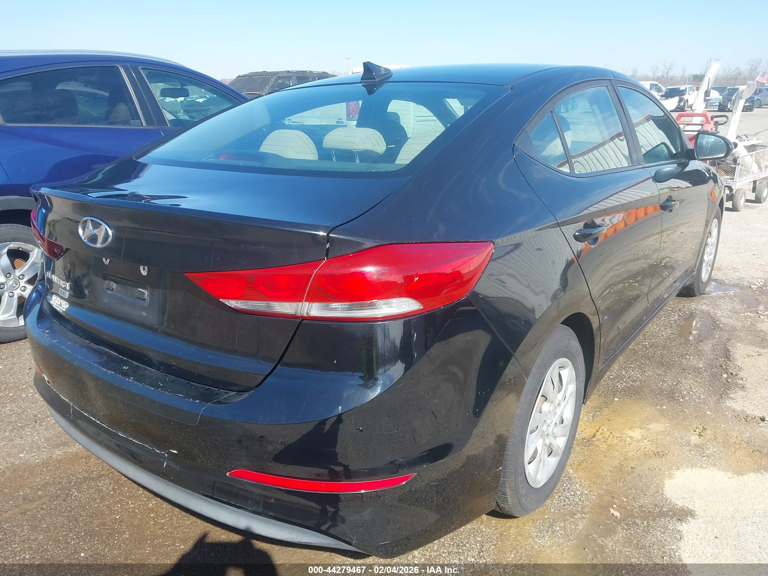HYUNDAI ELANTRA image 4