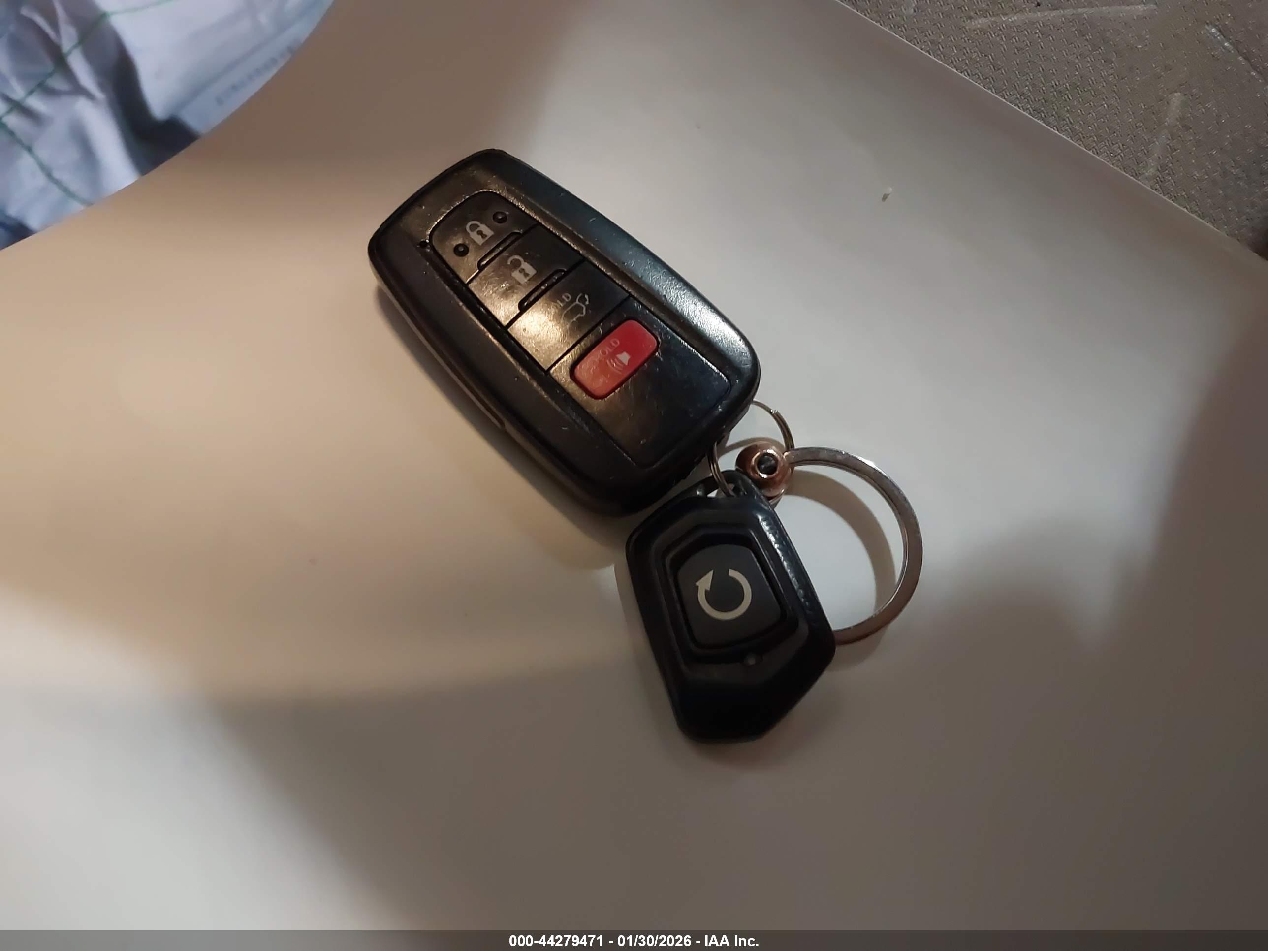TOYOTA RAV4 image 11