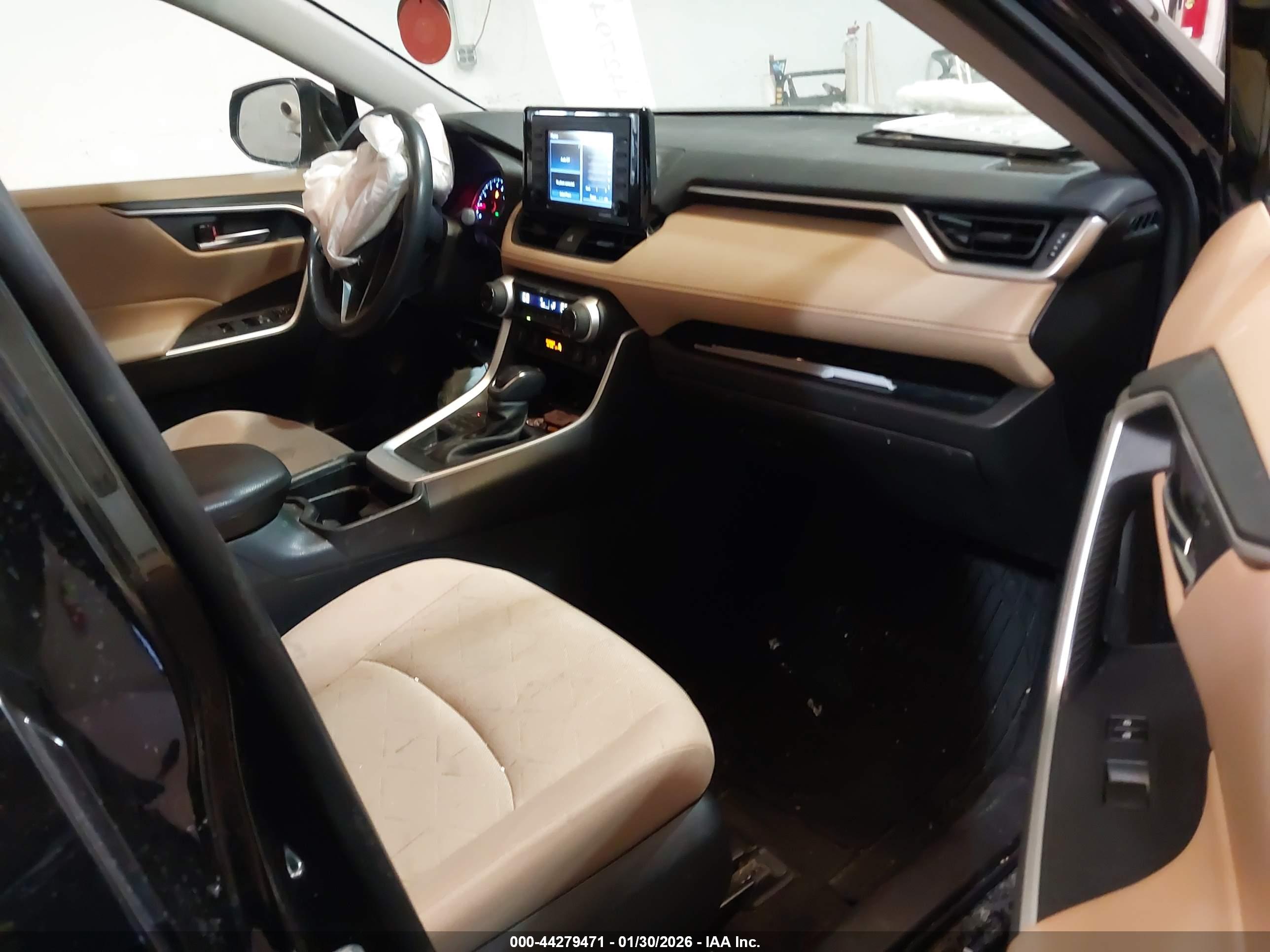 TOYOTA RAV4 image 5