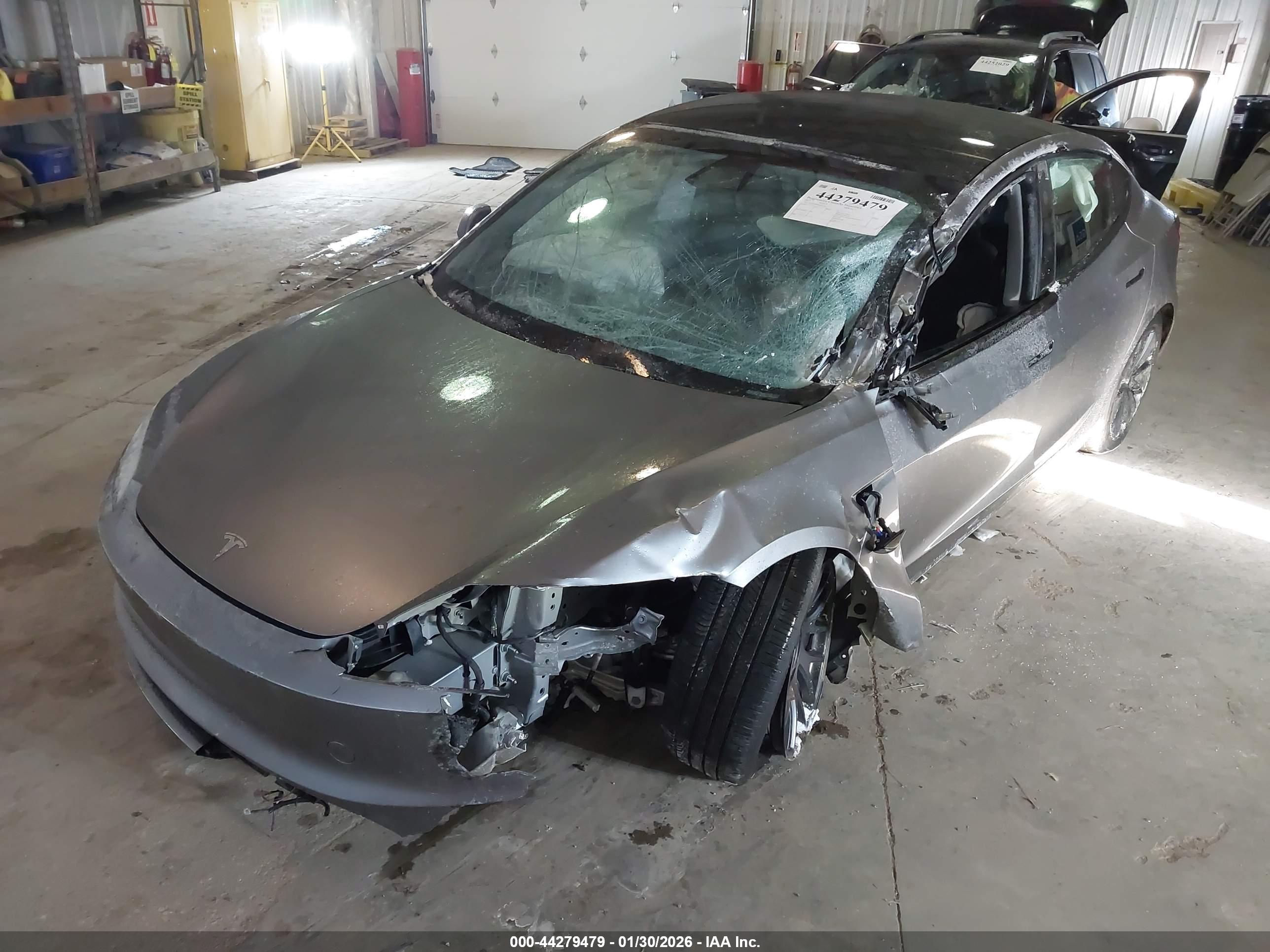 TESLA MODEL image 2