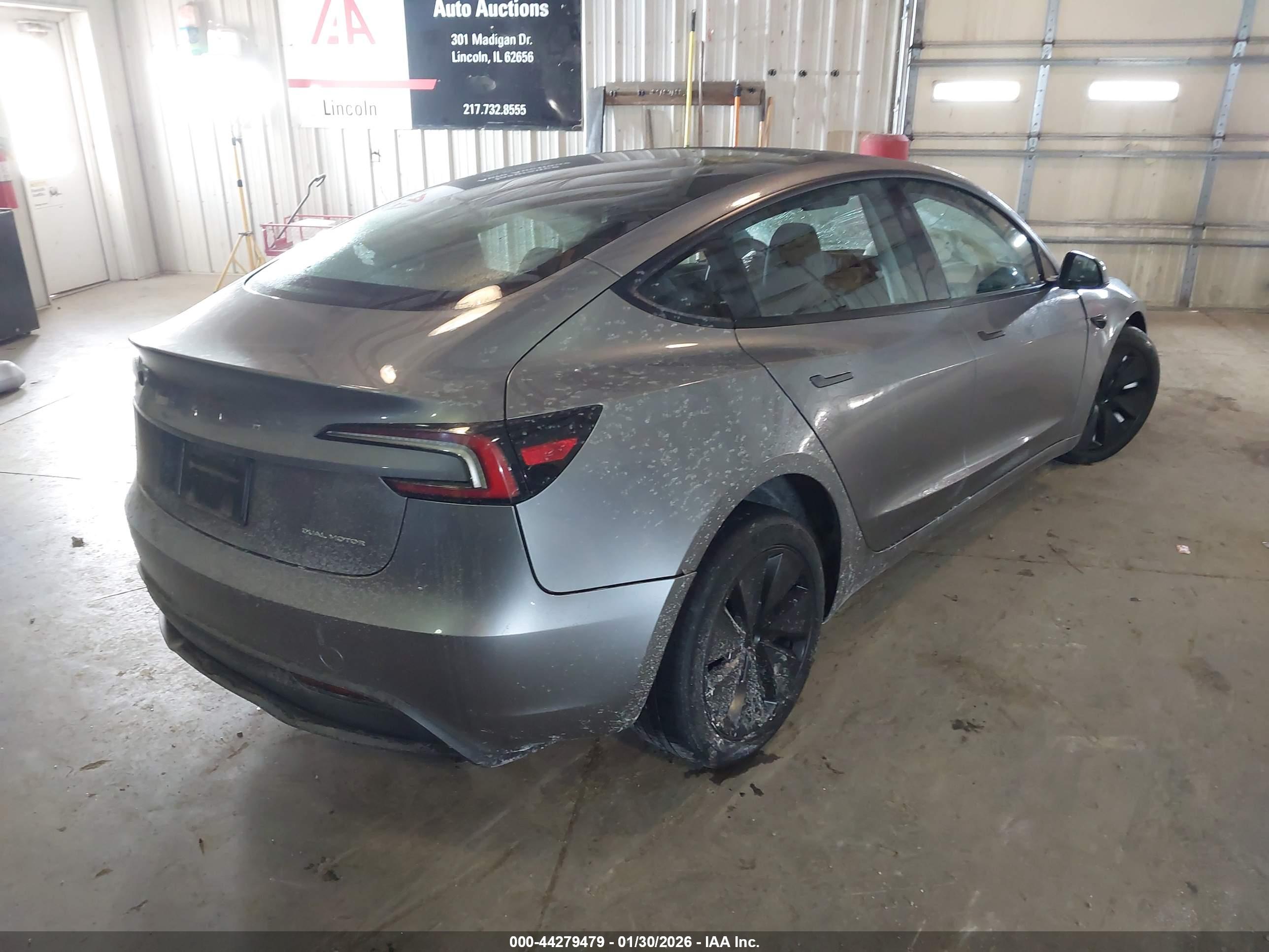 TESLA MODEL image 4