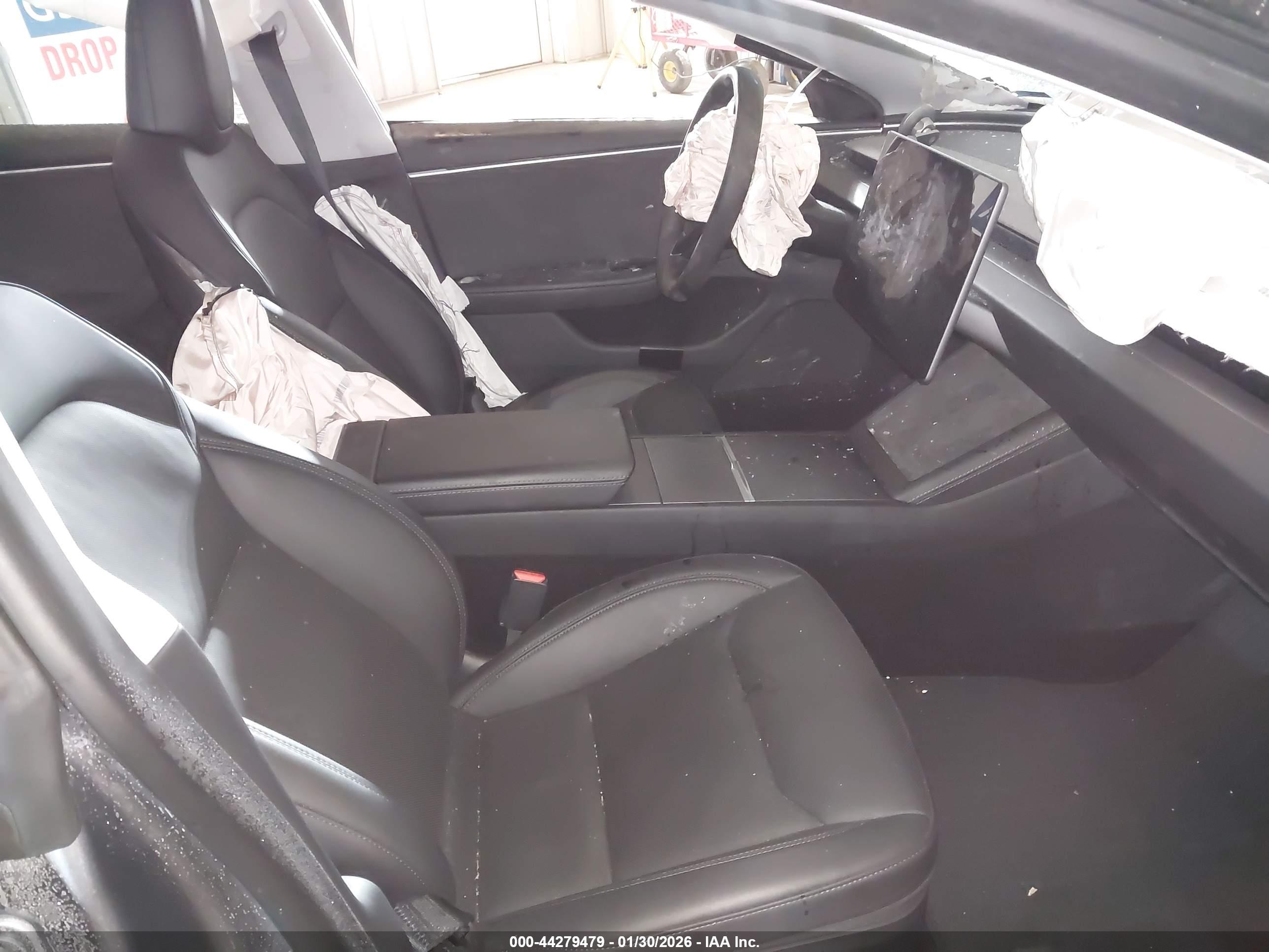 TESLA MODEL image 5
