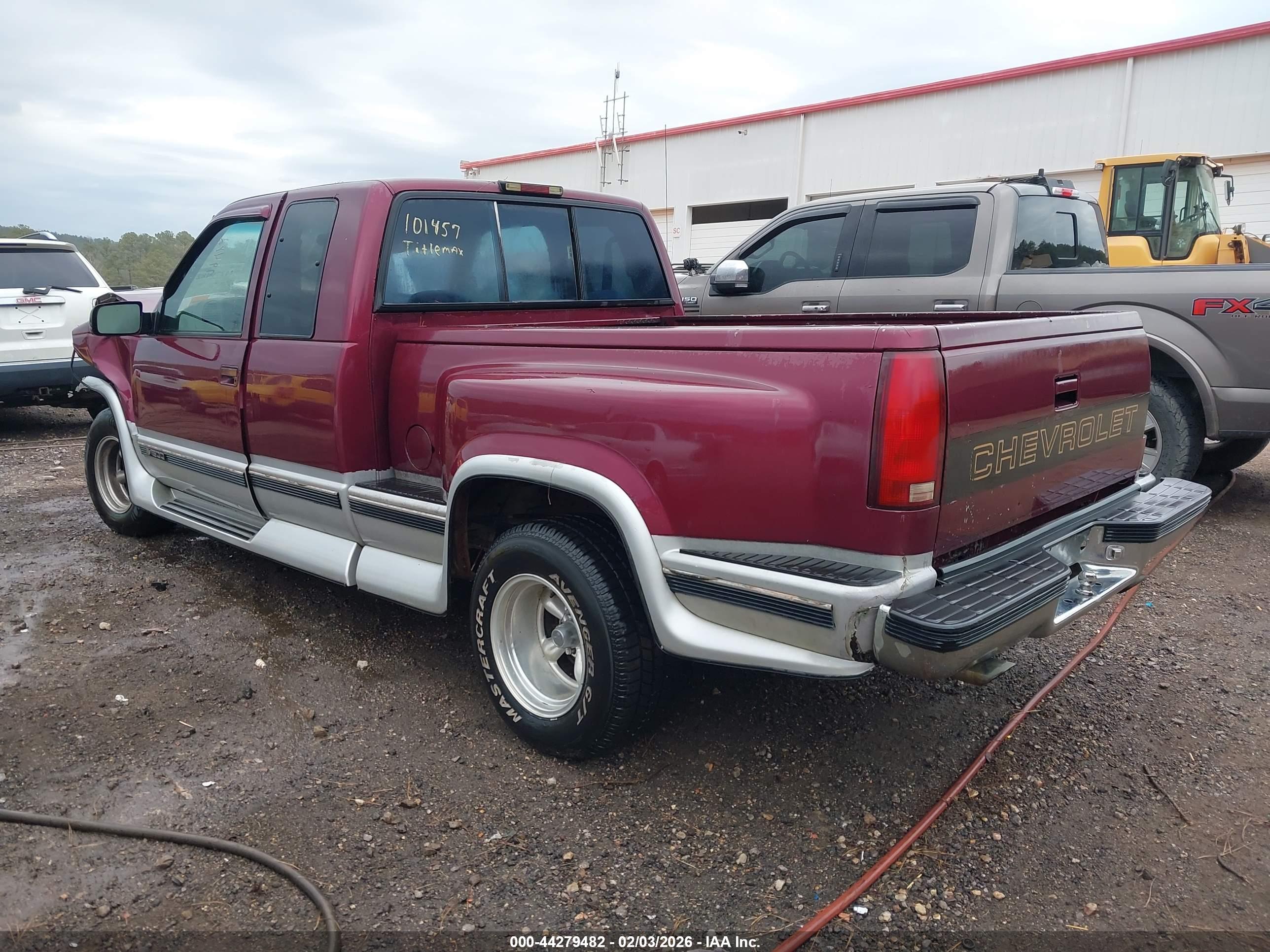 CHEVROLET GMT-400 image 3
