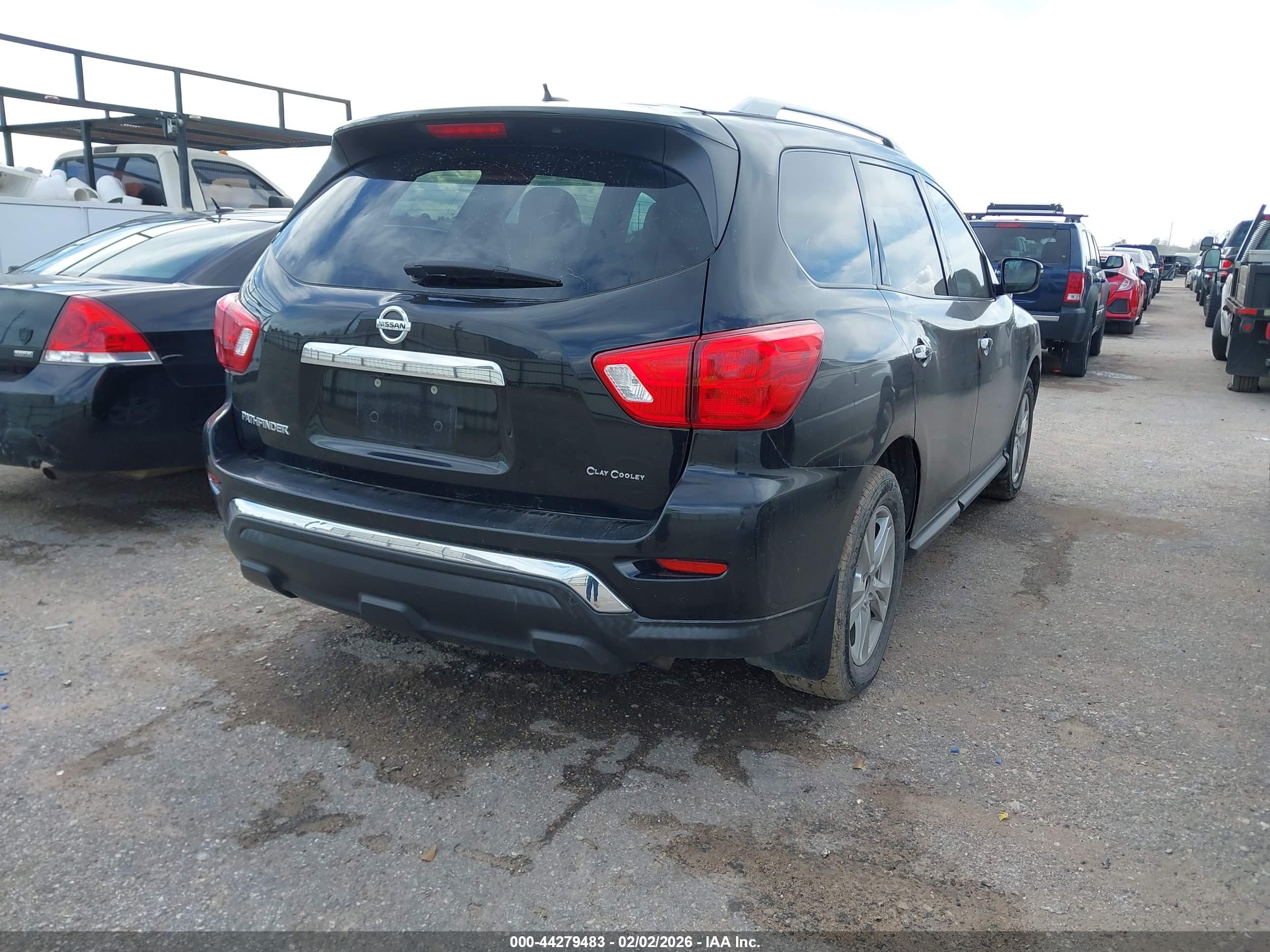 NISSAN PATHFINDER image 4