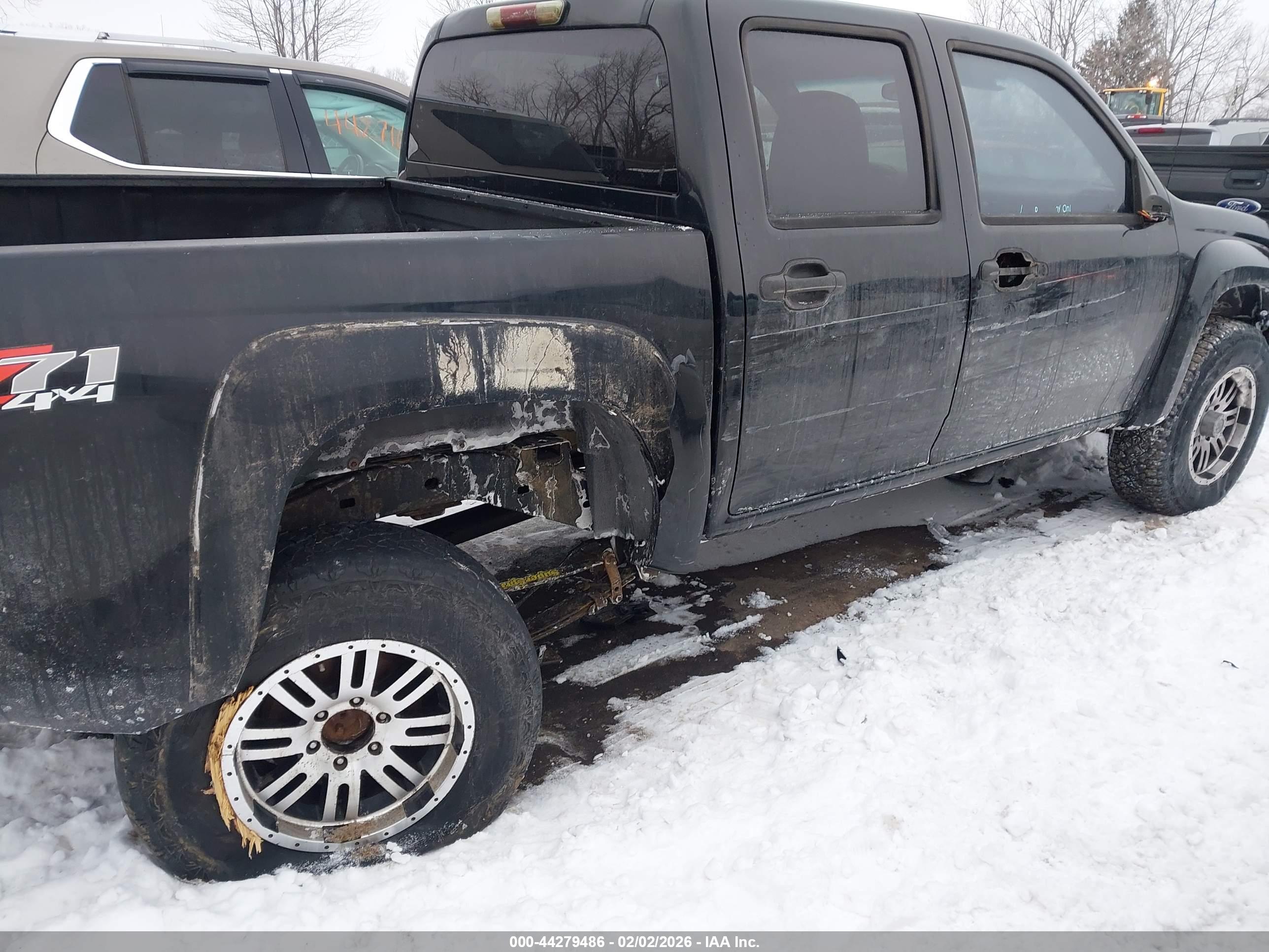 CHEVROLET COLORADO image 6