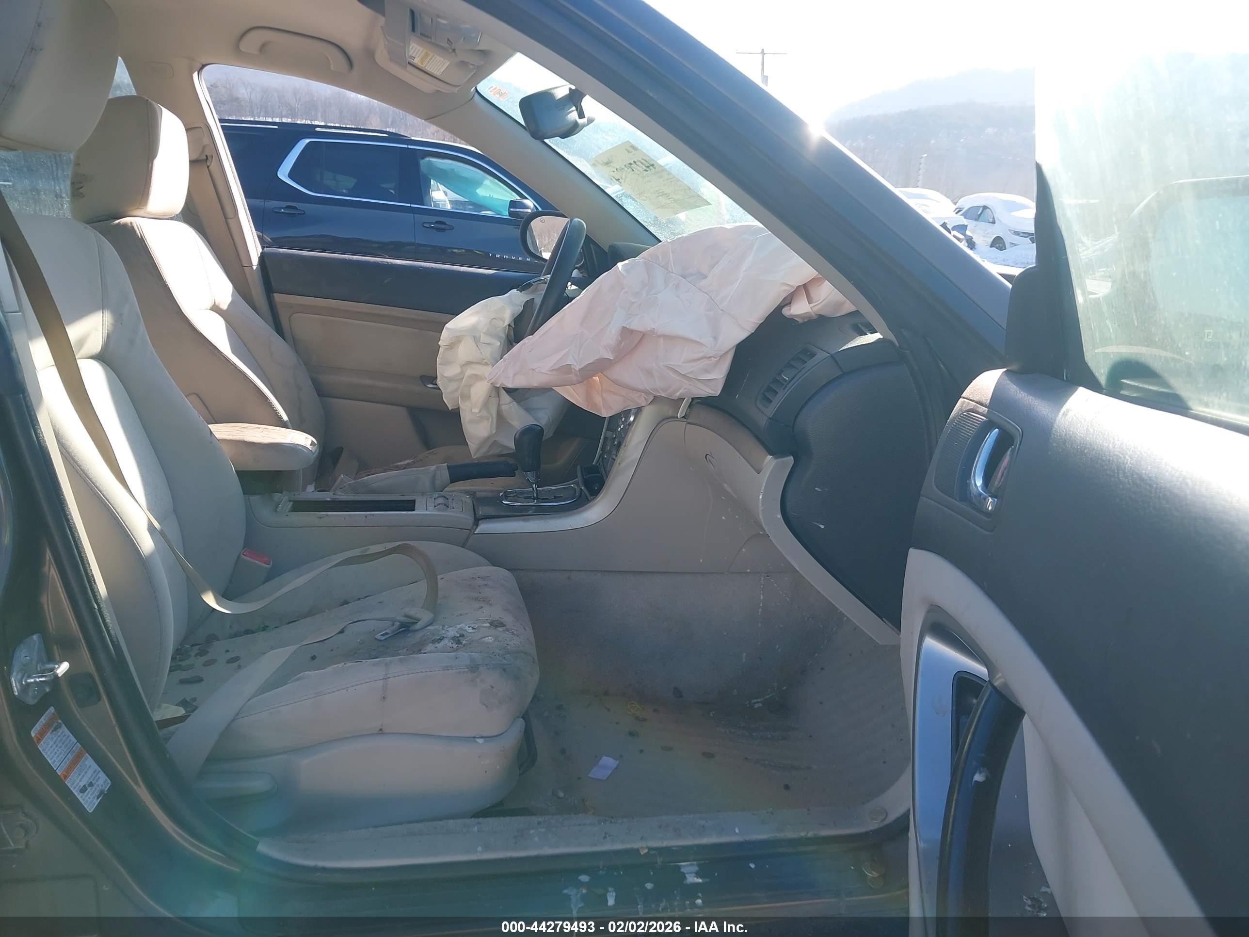 SUBARU OUTBACK image 5
