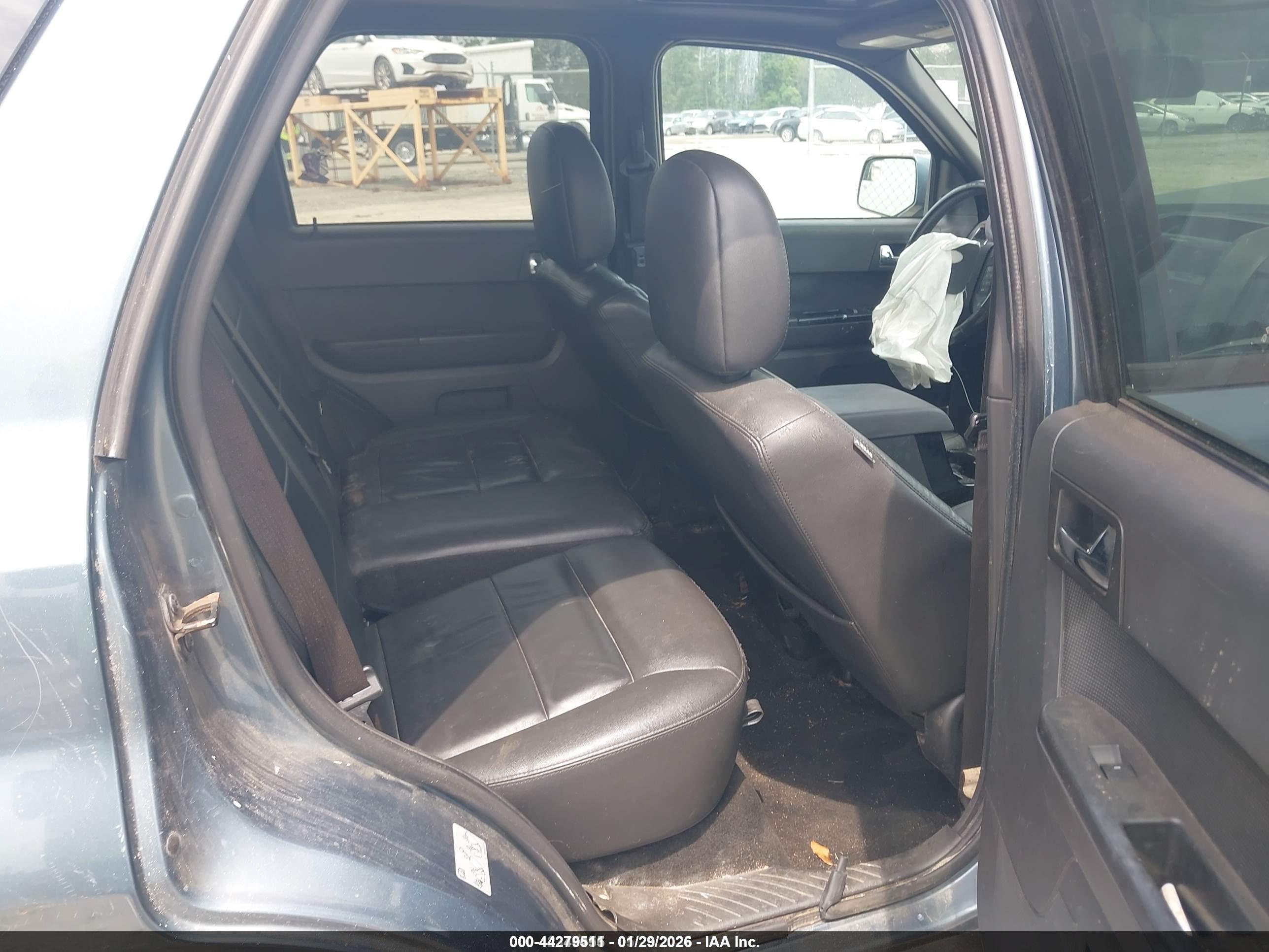 FORD ESCAPE image 8