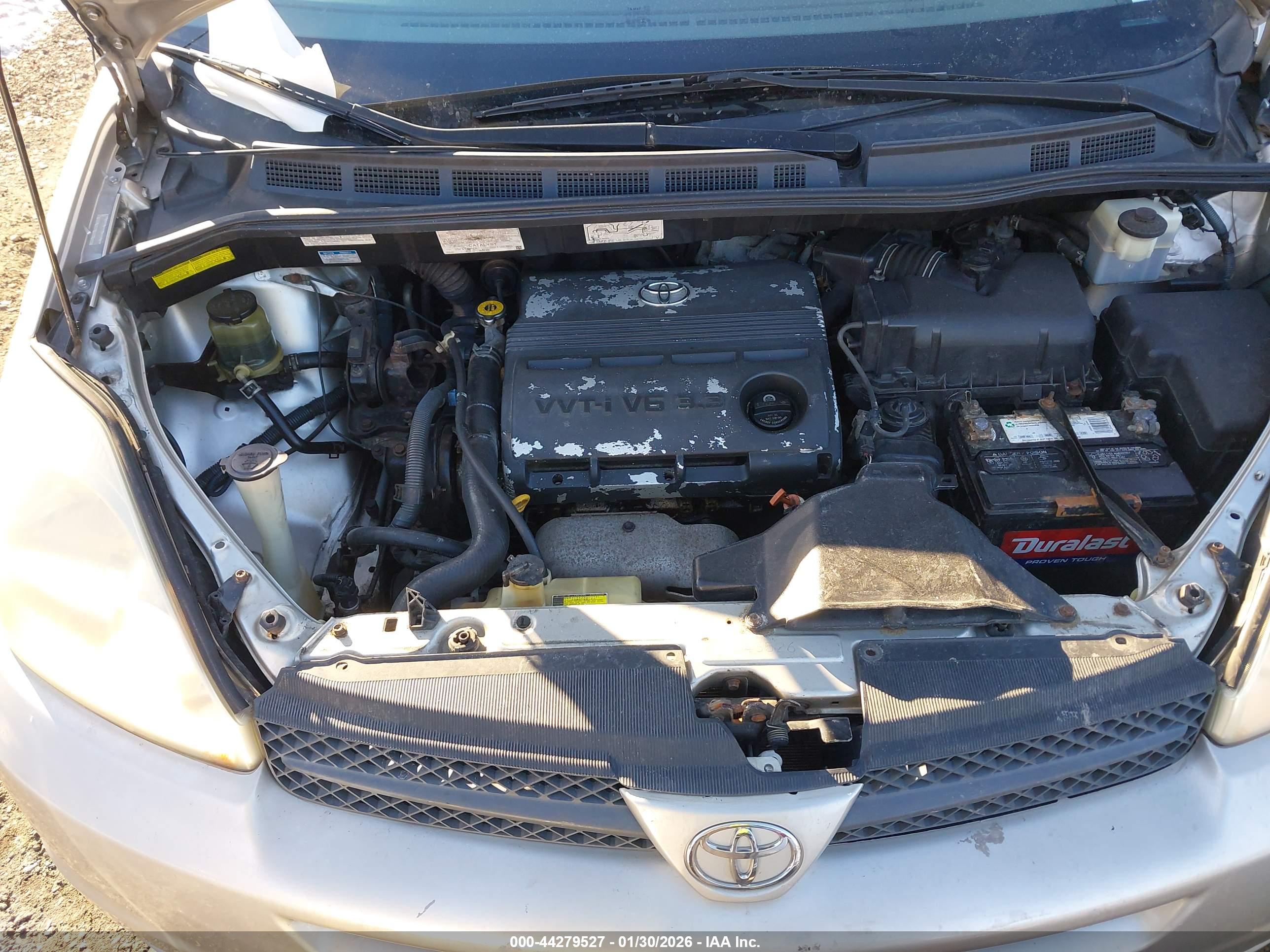 TOYOTA SIENNA image 10