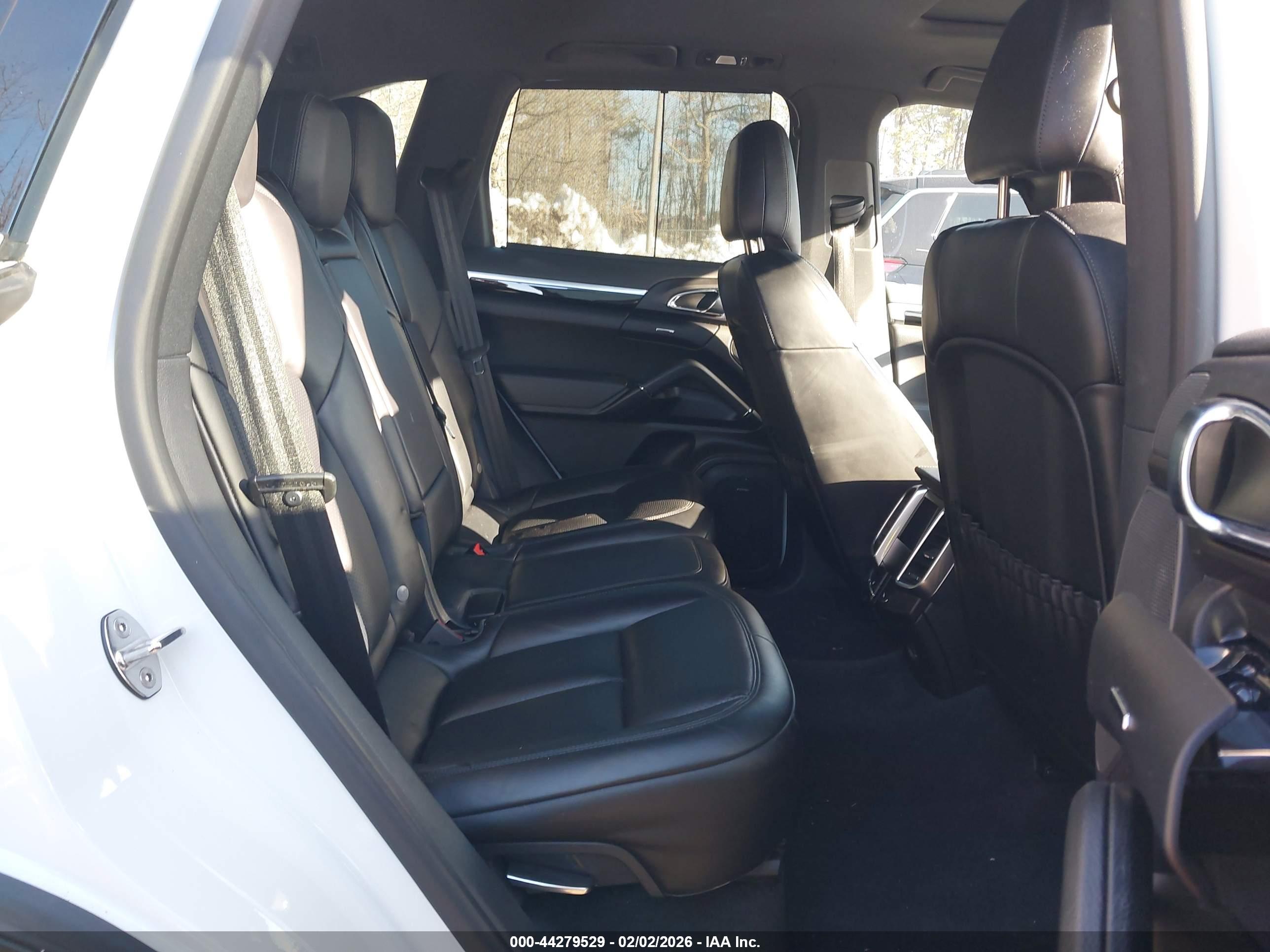 PORSCHE CAYENNE image 8