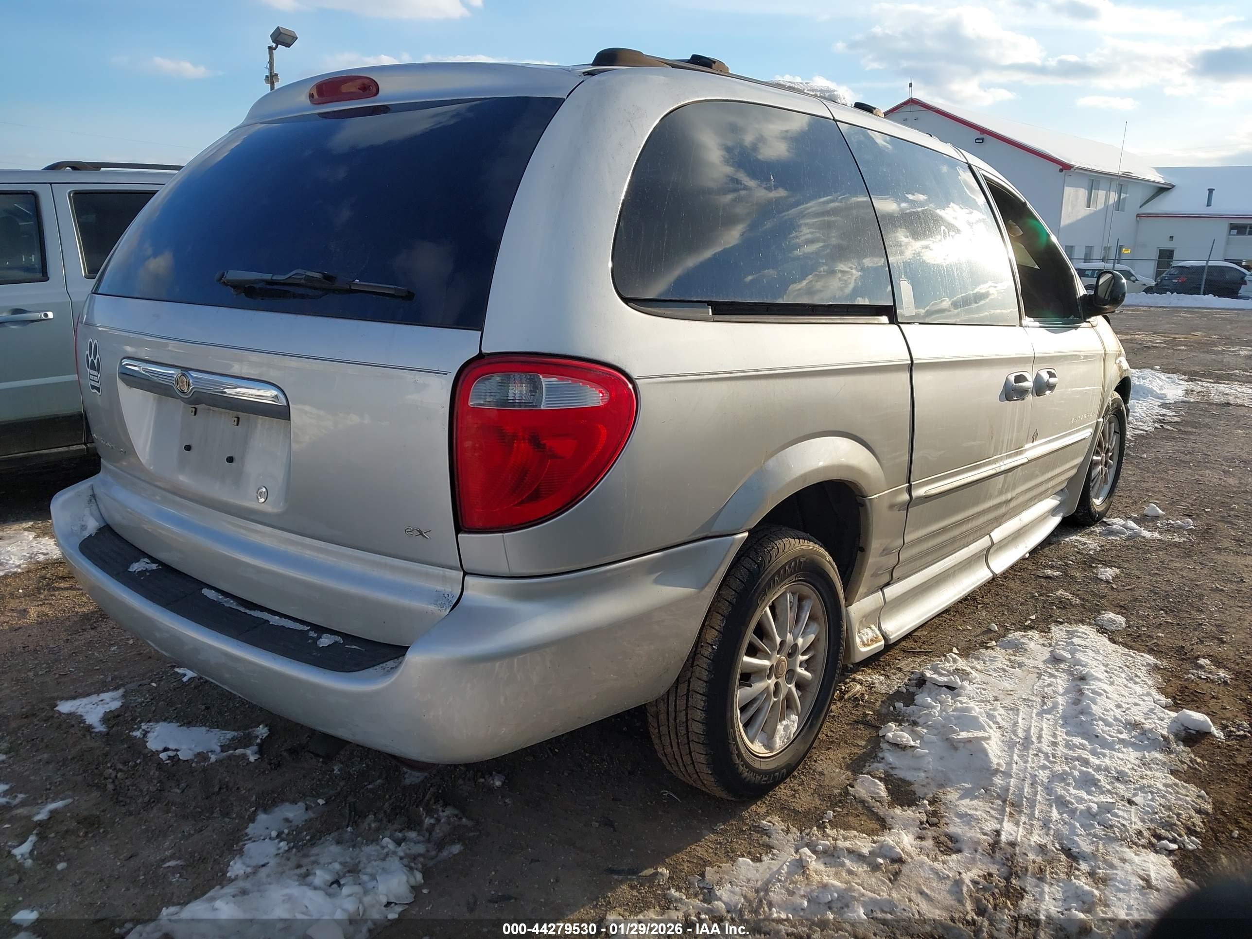 CHRYSLER TOWN image 4