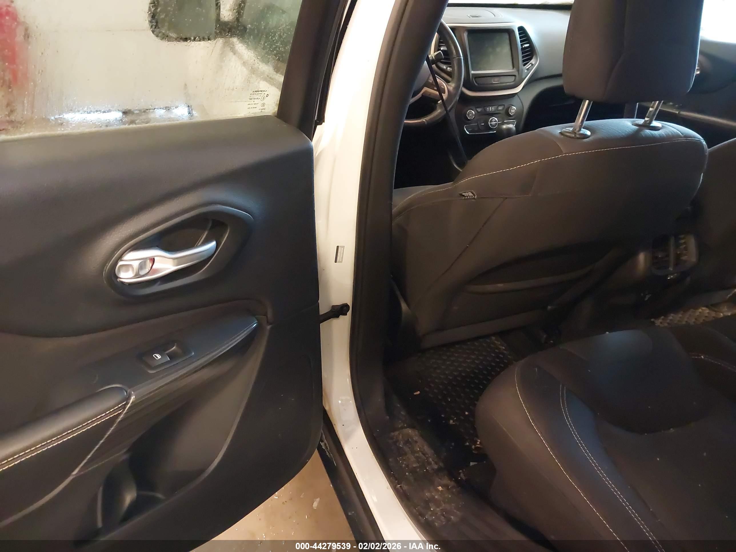JEEP CHEROKEE image 8