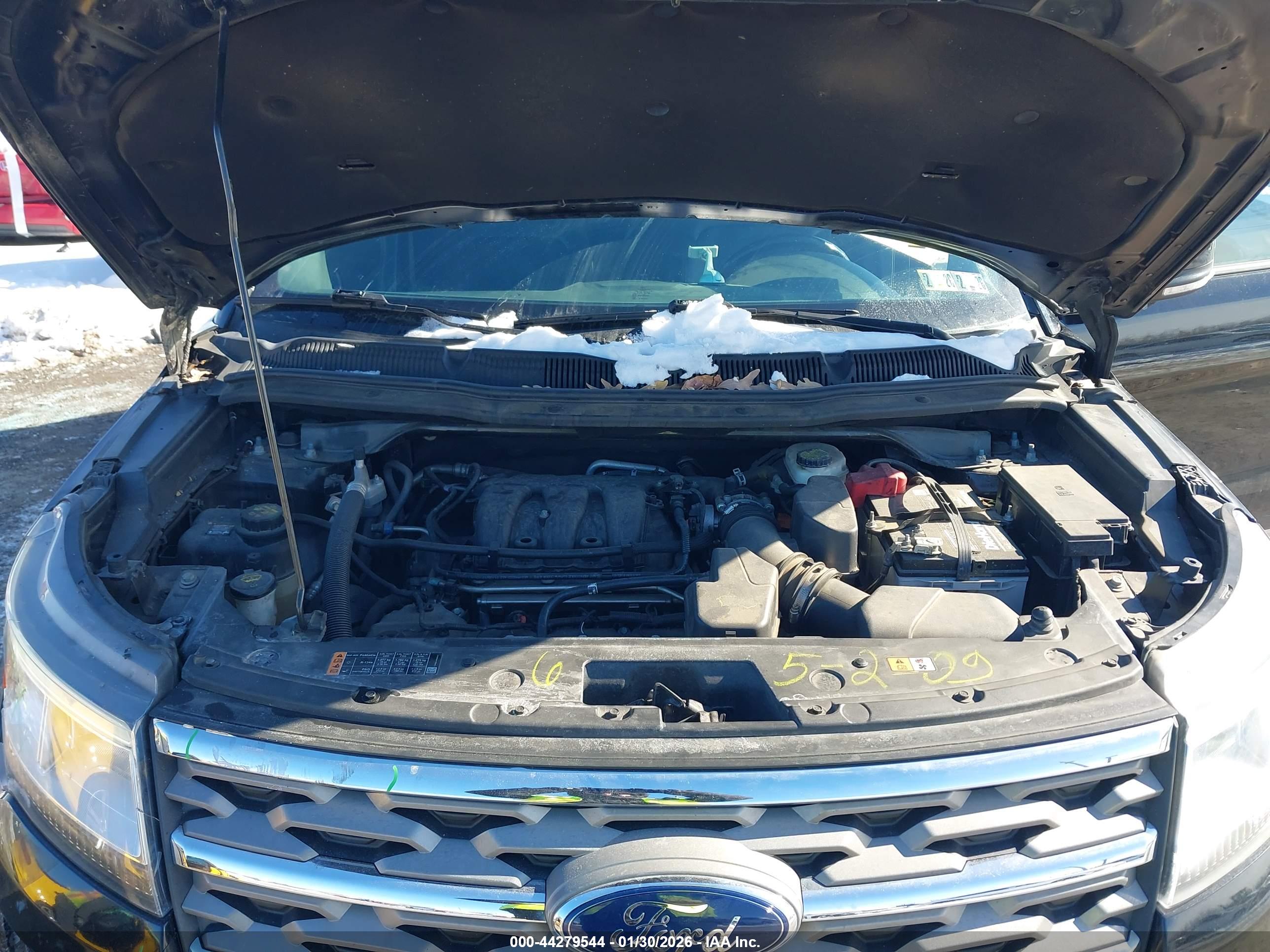 FORD EXPLORER image 10