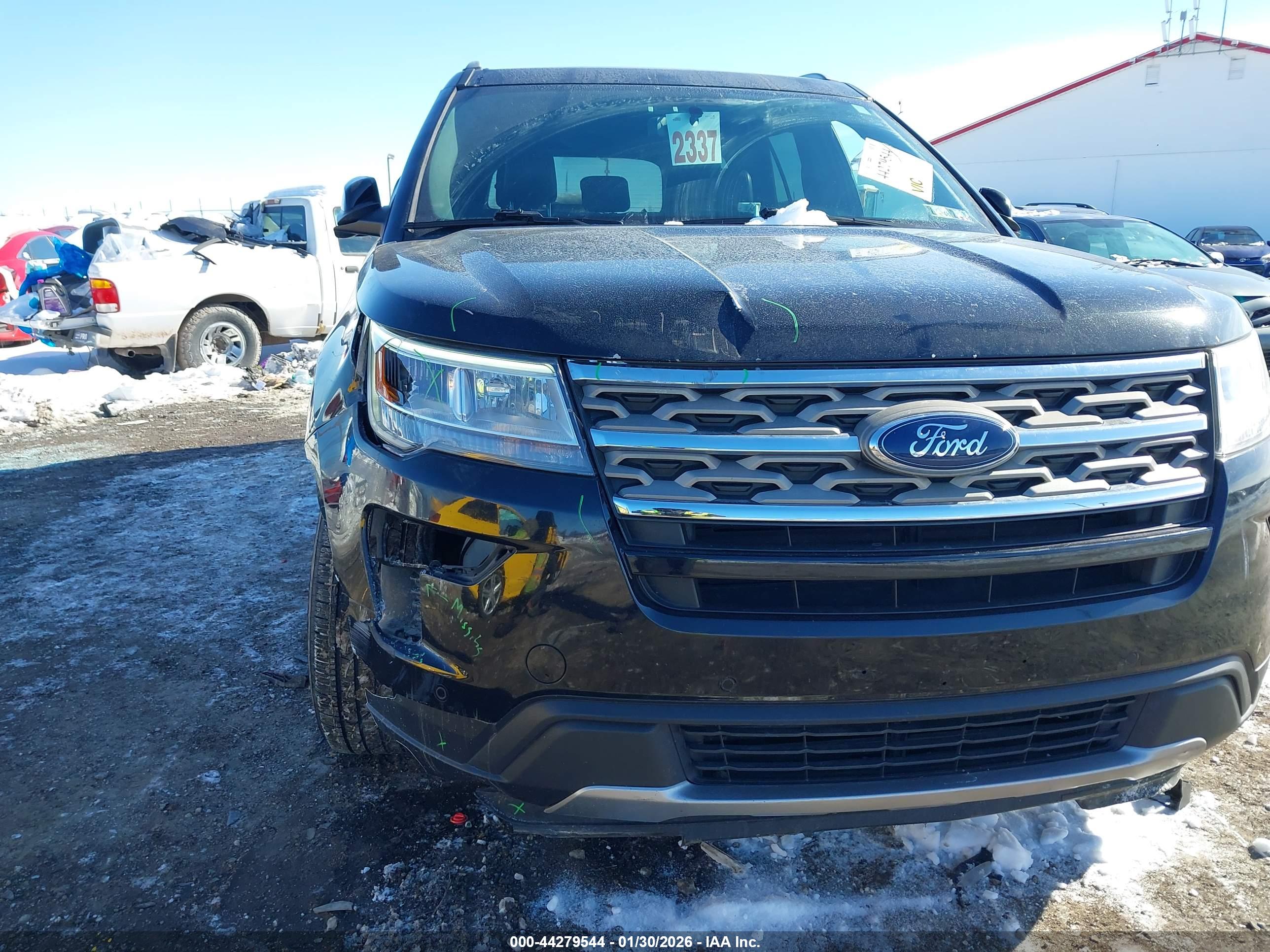 FORD EXPLORER image 6